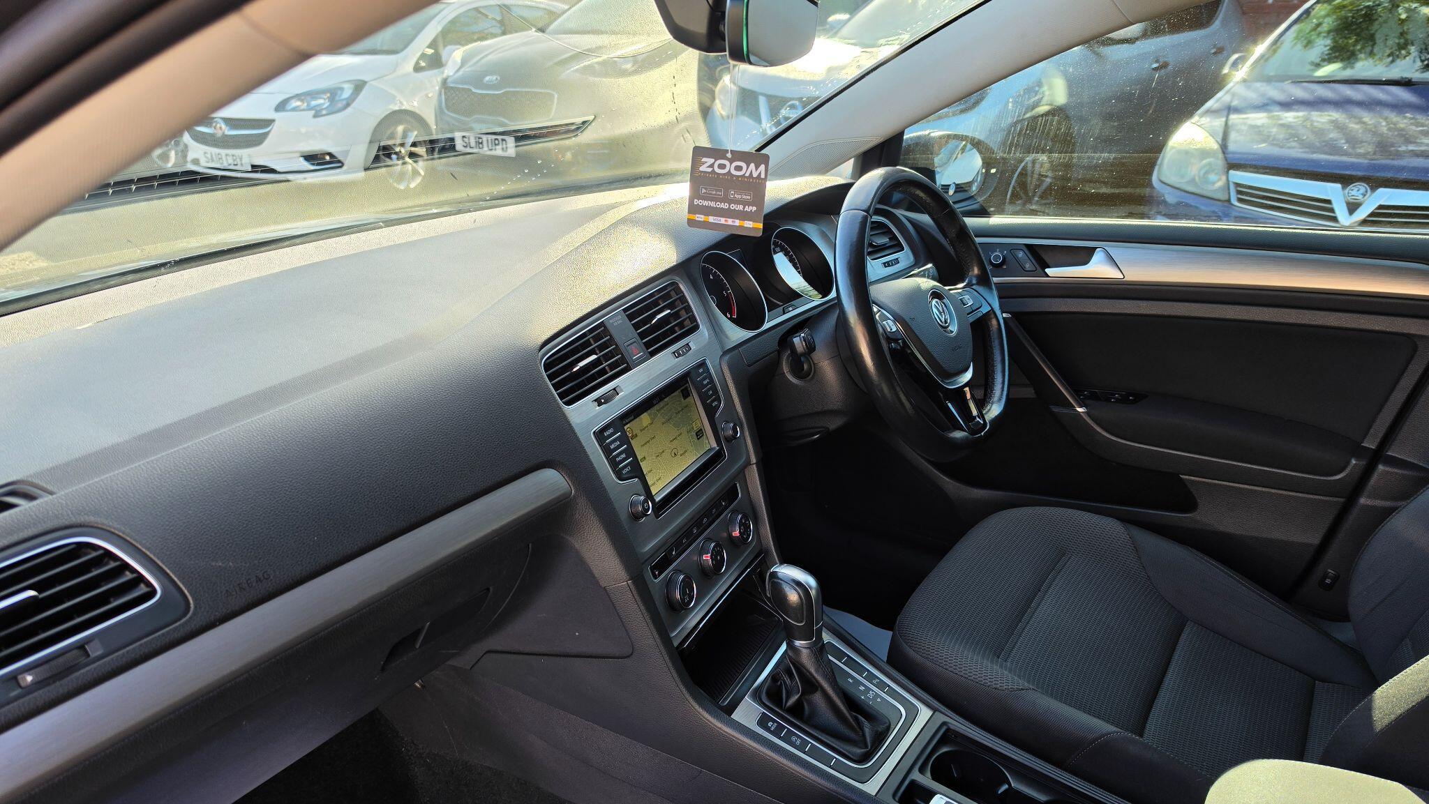 Volkswagen Golf - Image 13