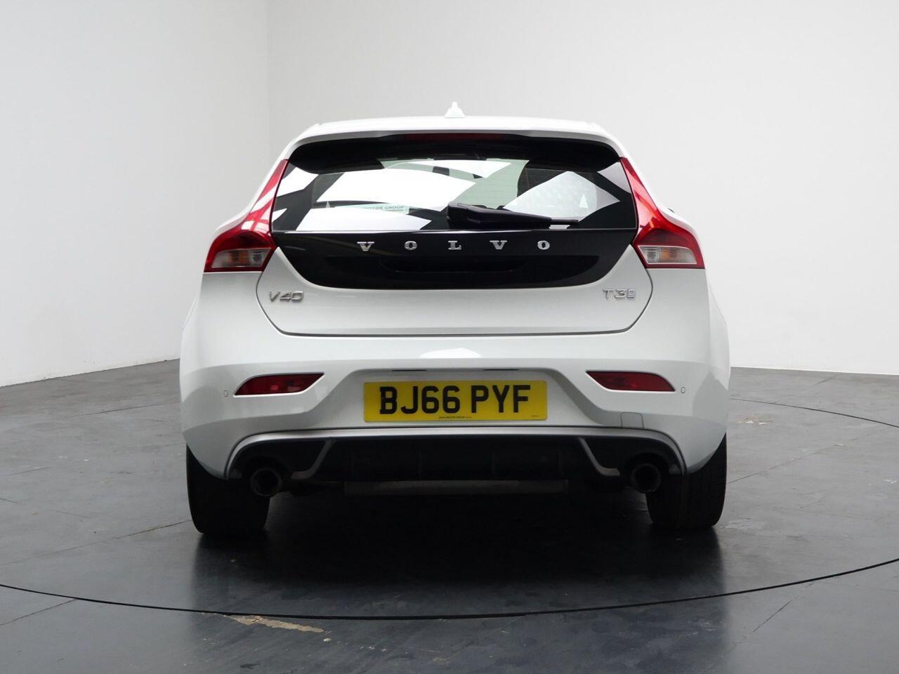 Volvo V40 - Image 11