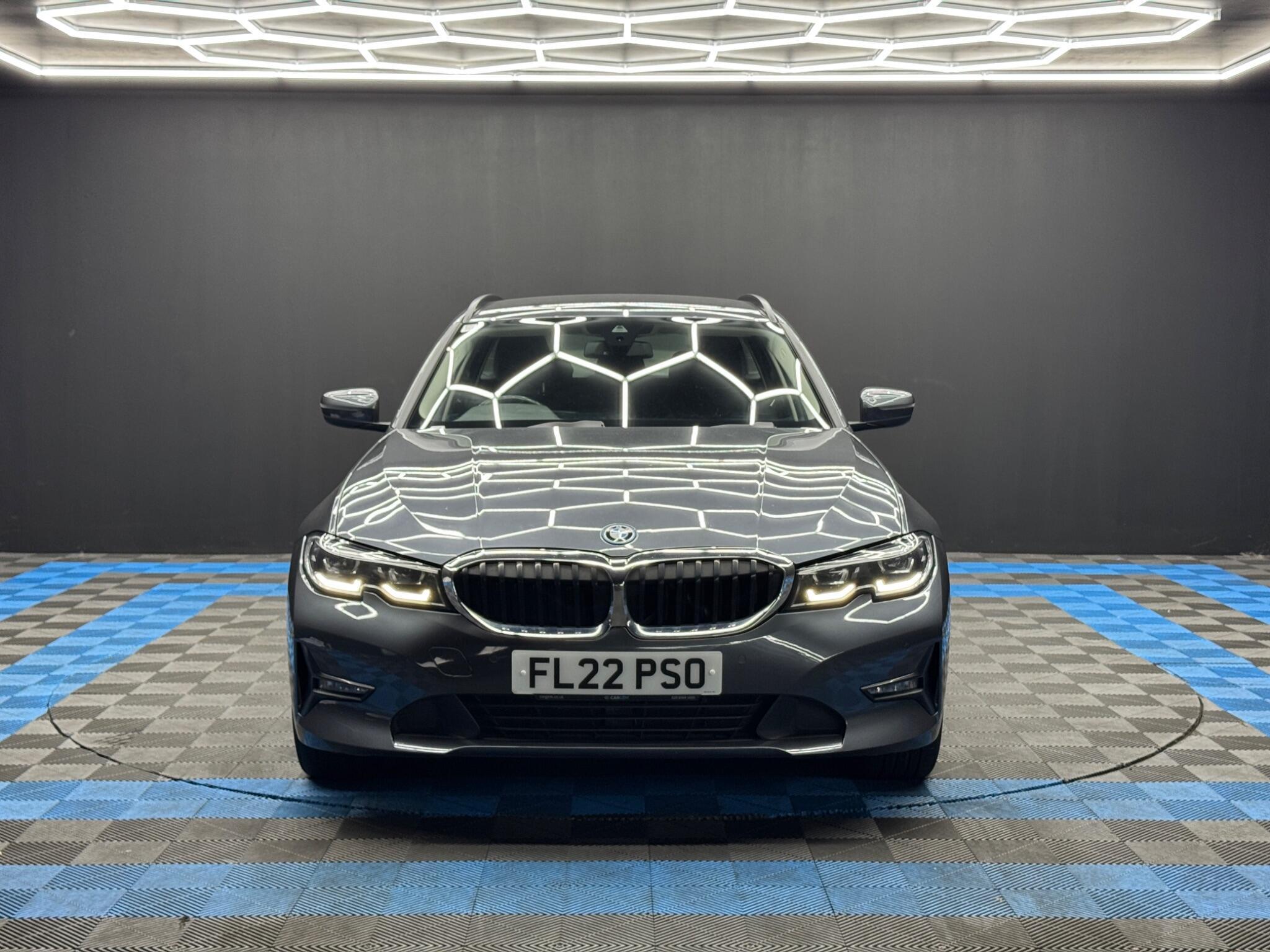 BMW 3 Series - Image 2