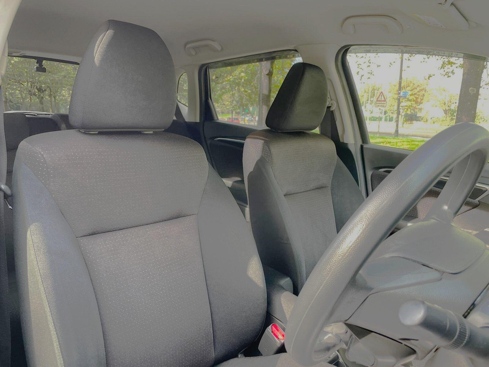 Honda FIT - Image 19
