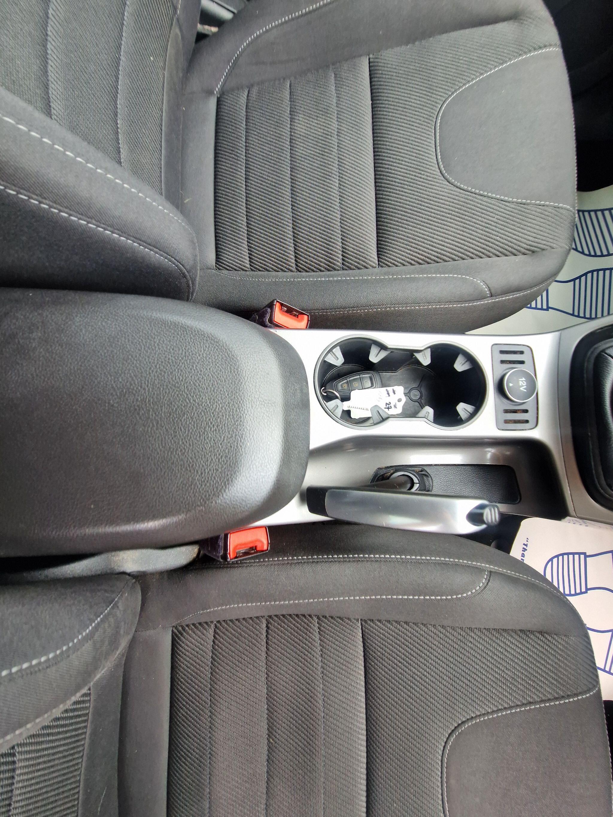 Ford Kuga - Image 29