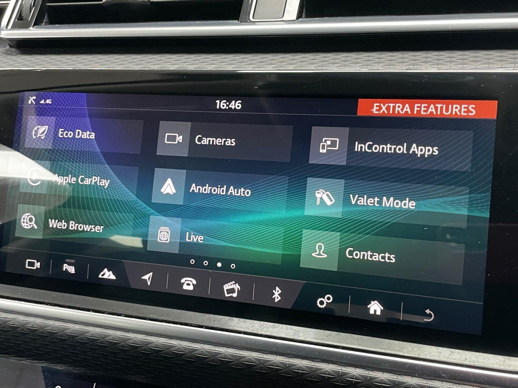 Land Rover Range Rover Velar - Image 42