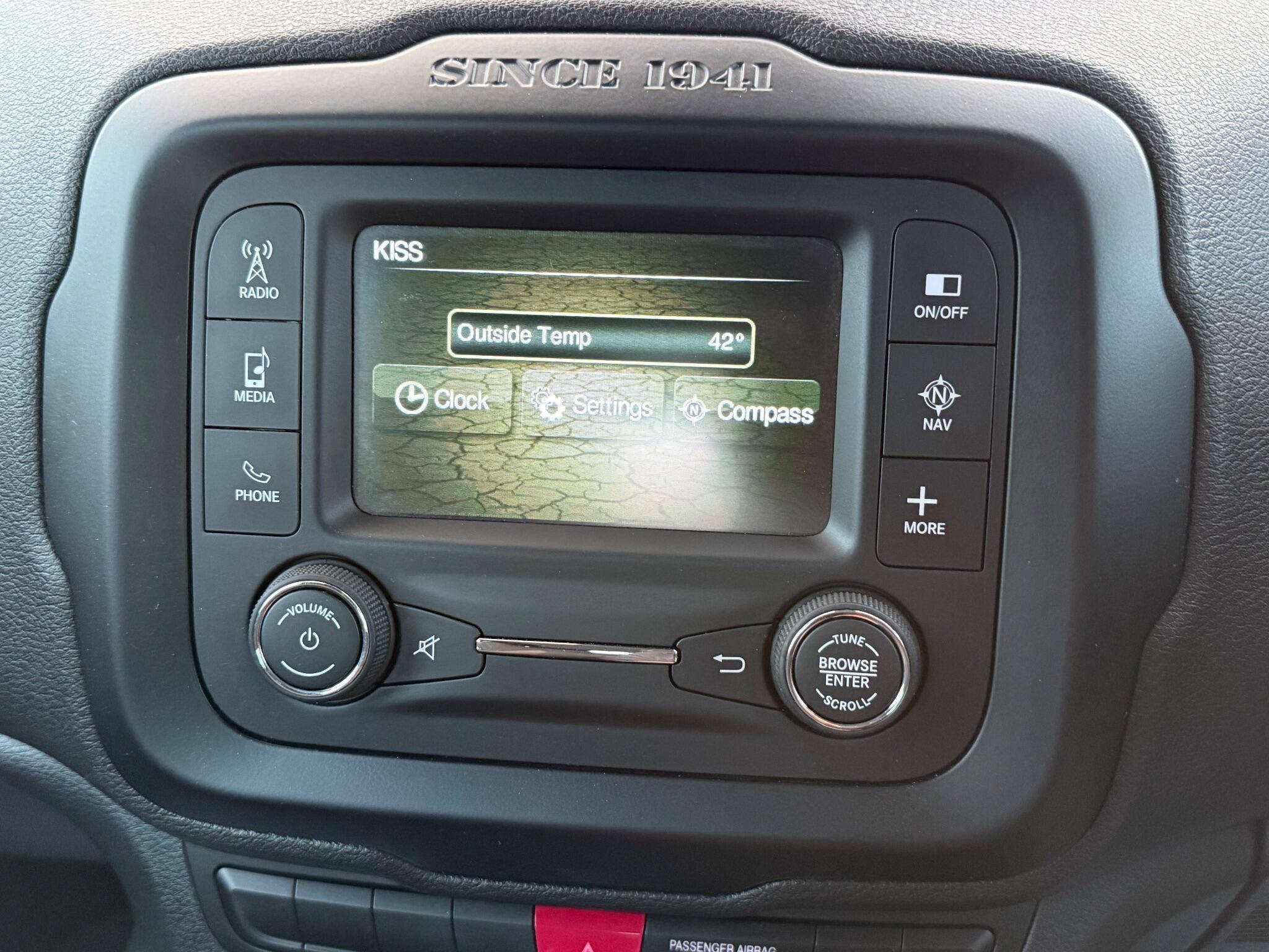 Jeep Renegade - Image 35