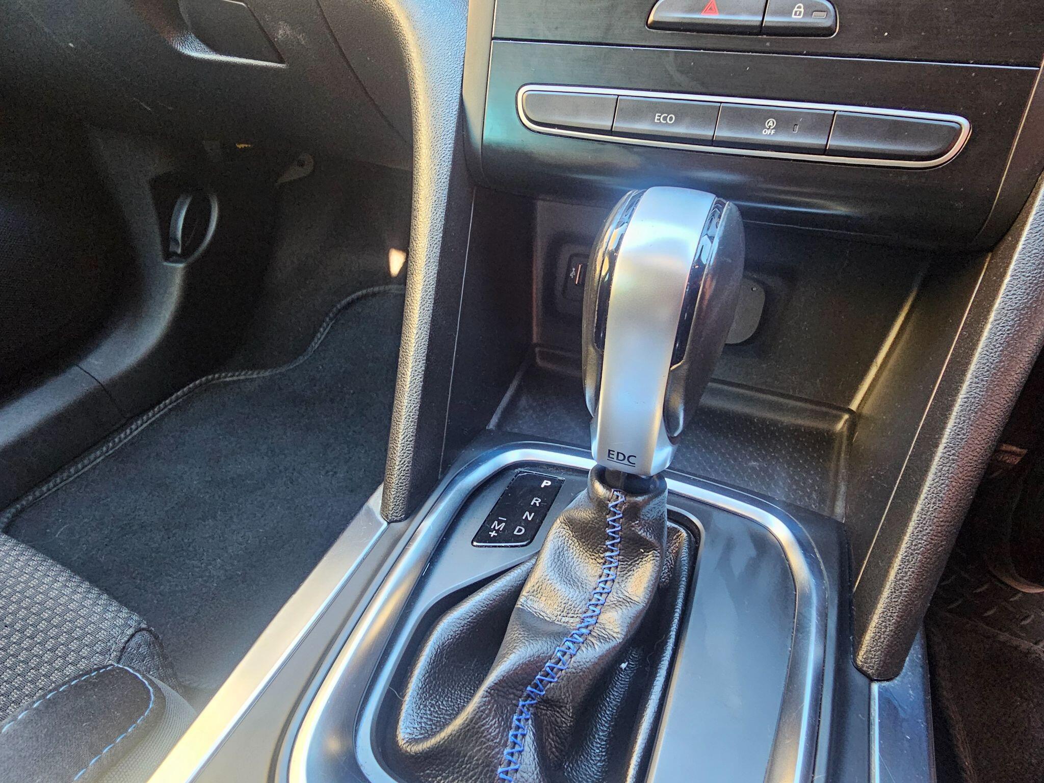 Renault Megane - Image 12