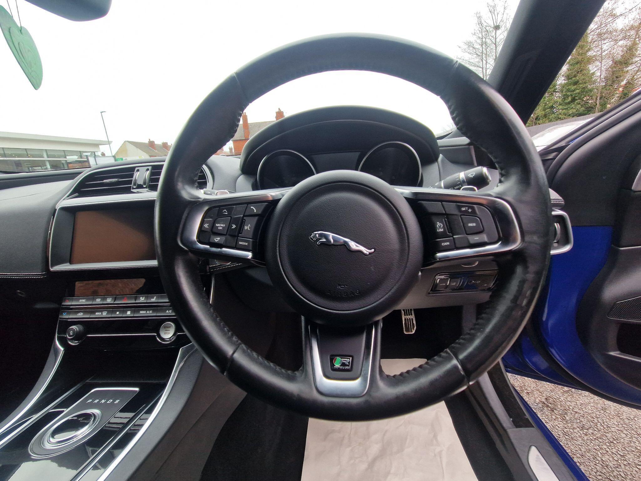 Jaguar XE - Image 45