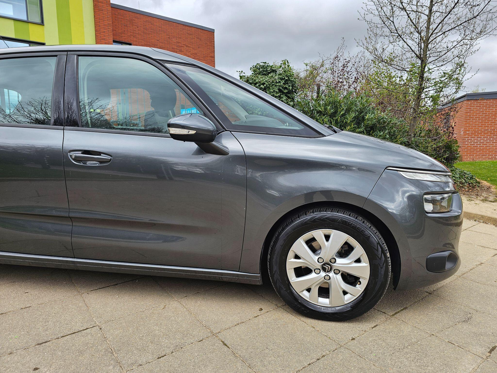 Citroen C4 Picasso - Image 8