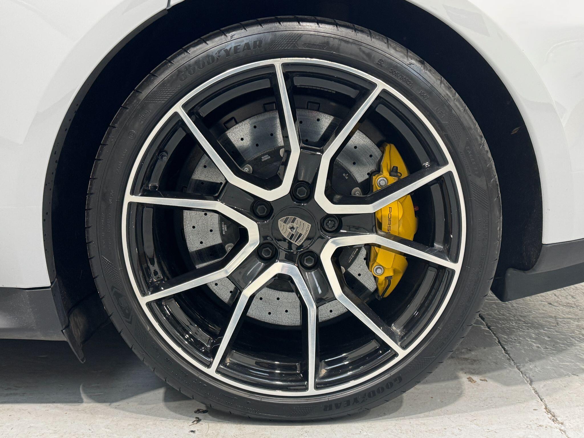 Porsche Taycan - Image 26