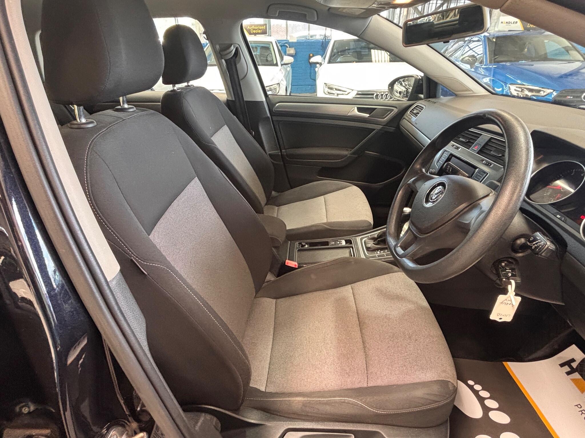 Volkswagen Golf - Image 19