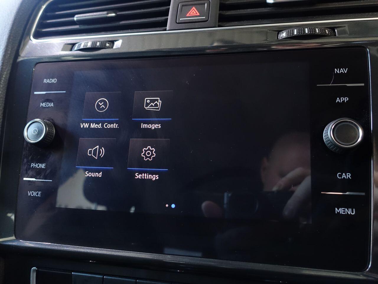 Volkswagen Golf - Image 39