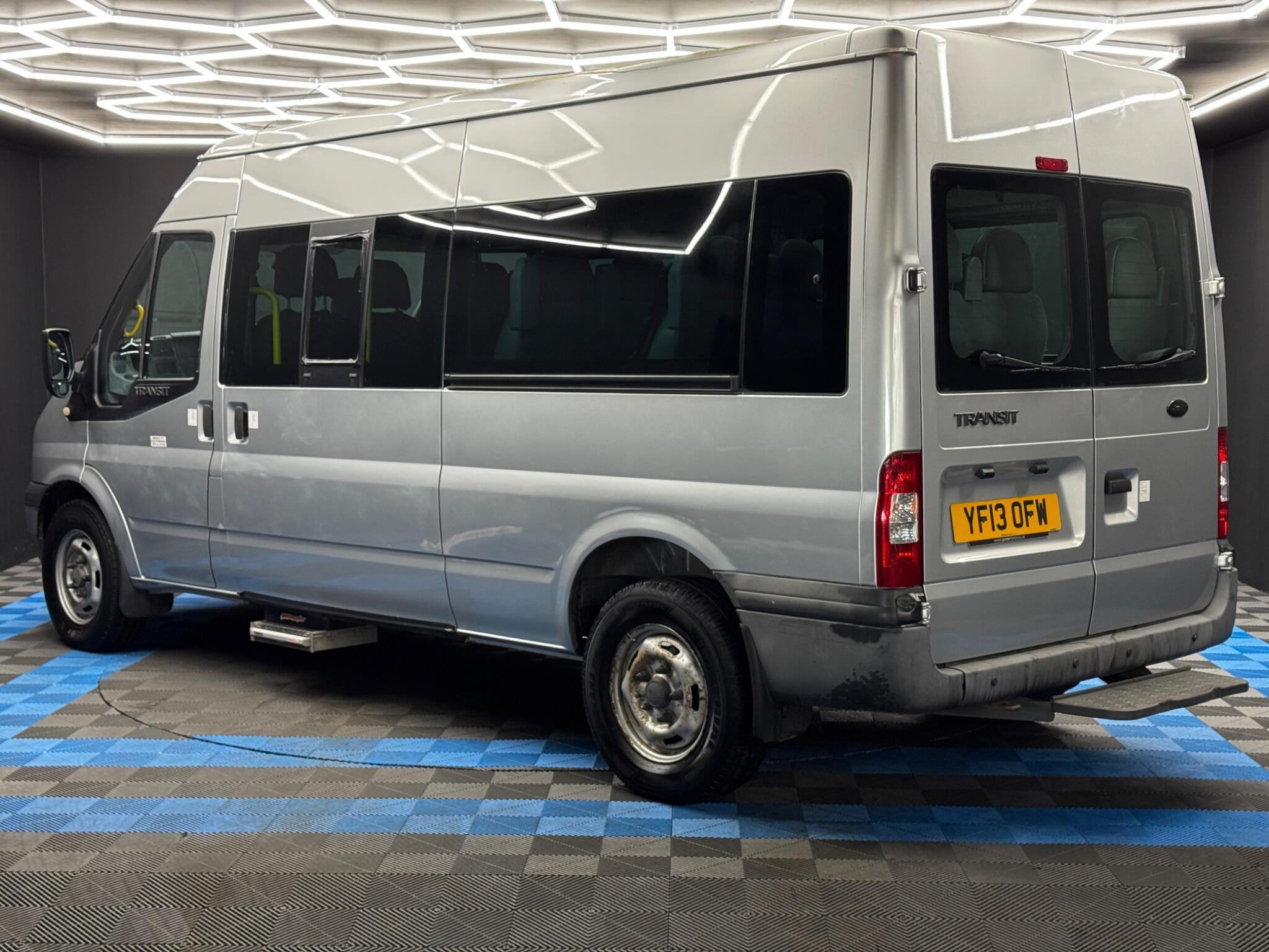 Ford Transit - Image 6
