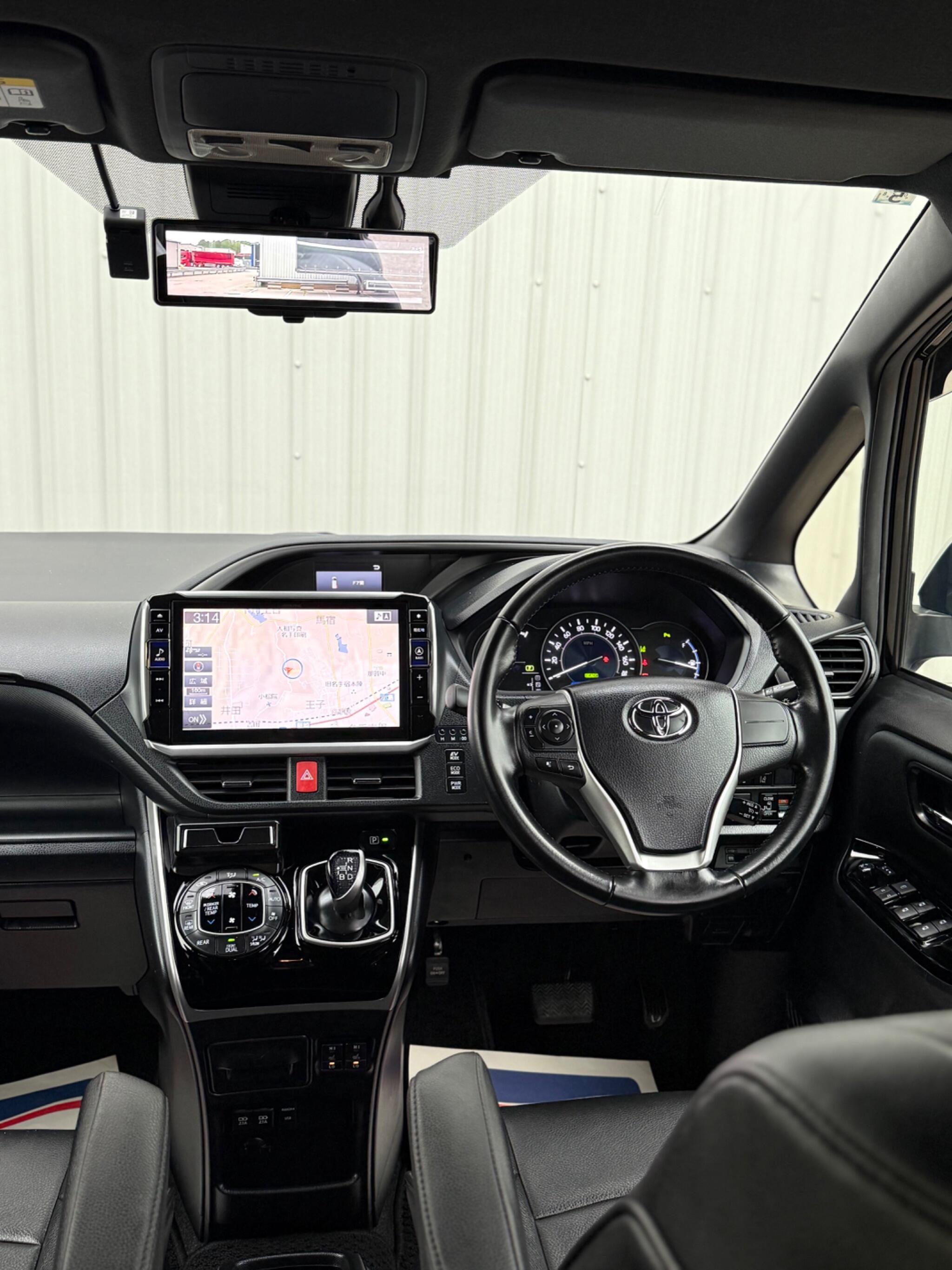 Toyota Voxy - Image 38