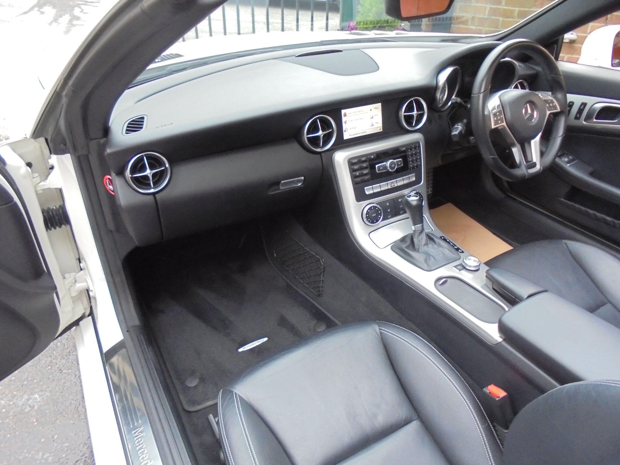 Mercedes SLK - Image 12