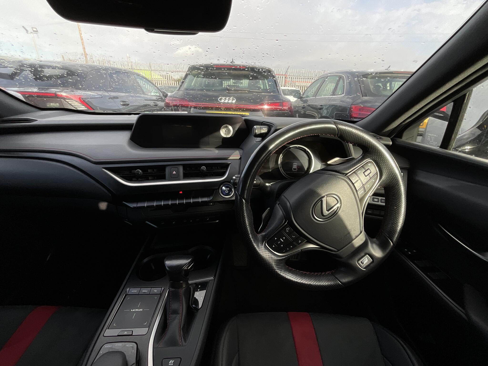 Lexus UX - Image 6