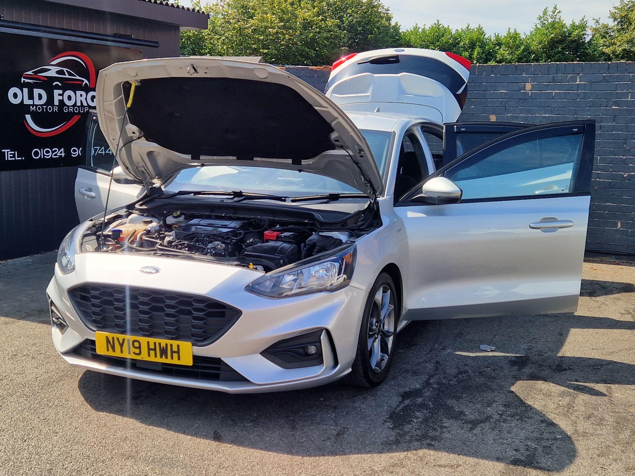 Ford Focus - Image 14