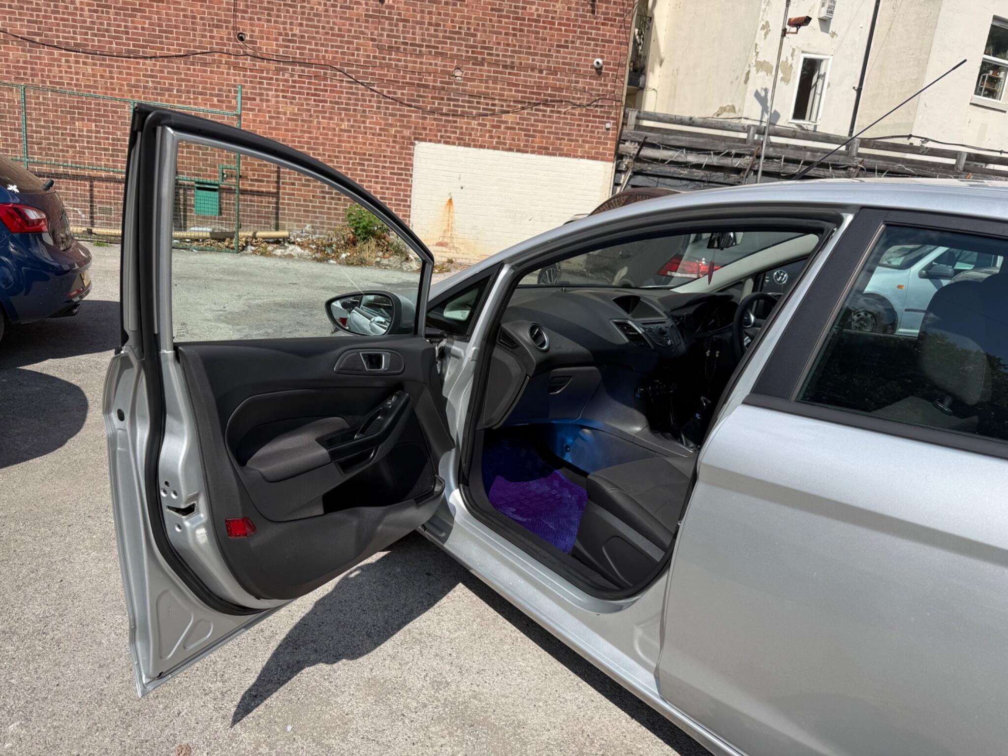 Ford Fiesta - Image 19