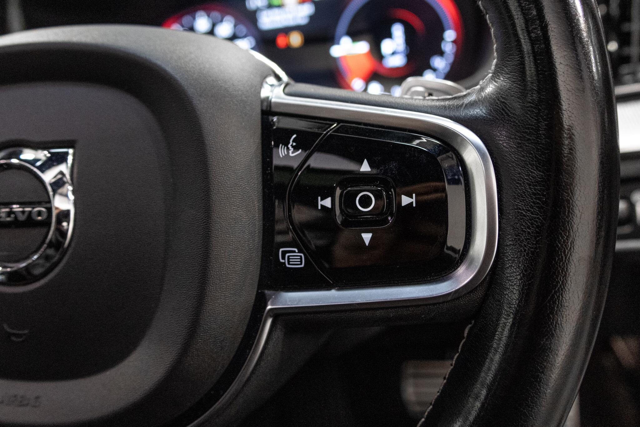 Volvo XC60 - Image 35