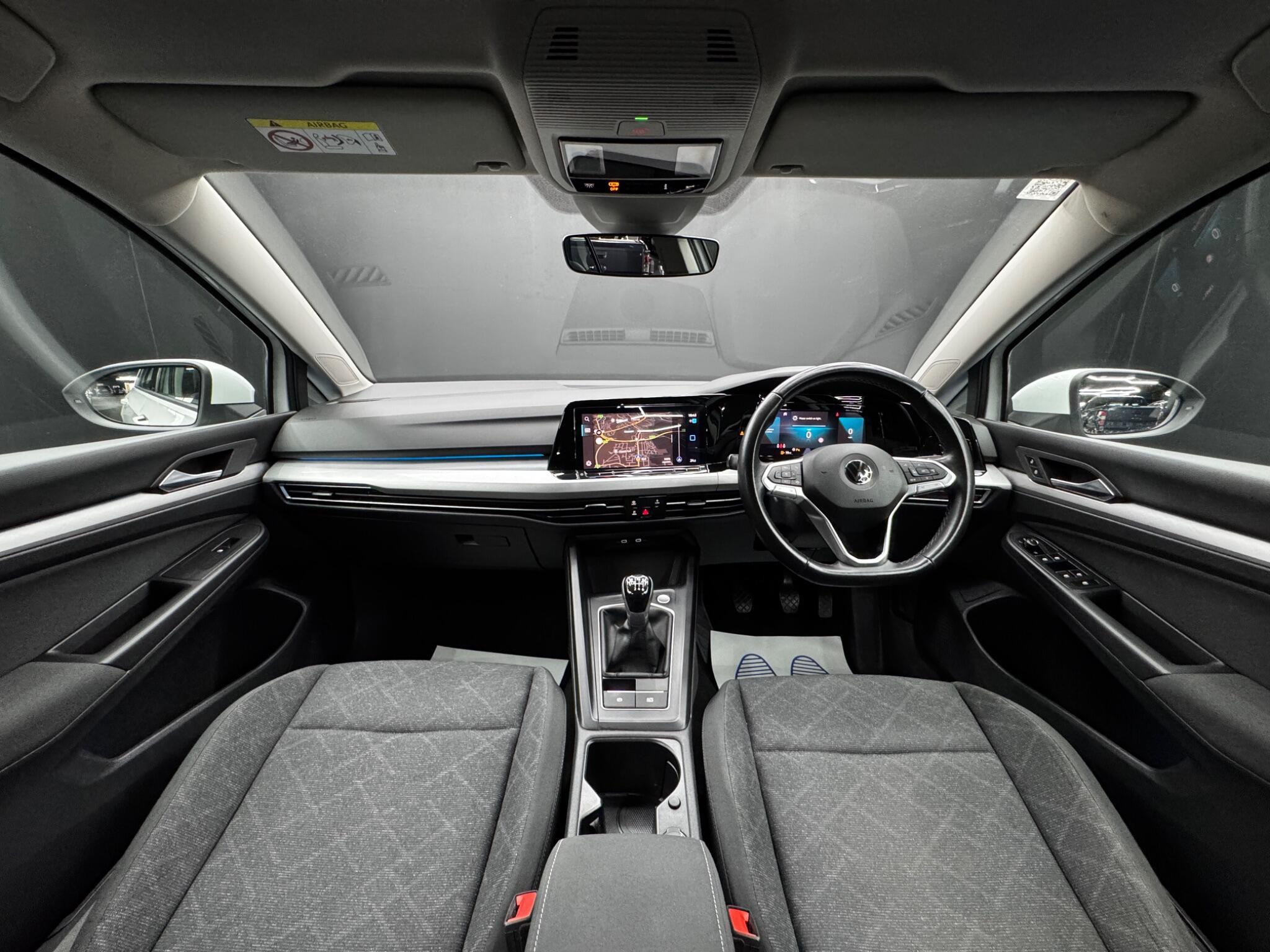 Volkswagen Golf - Image 17