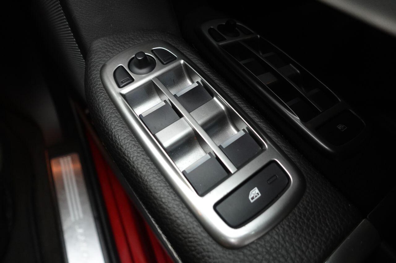 Jaguar XF - Image 48