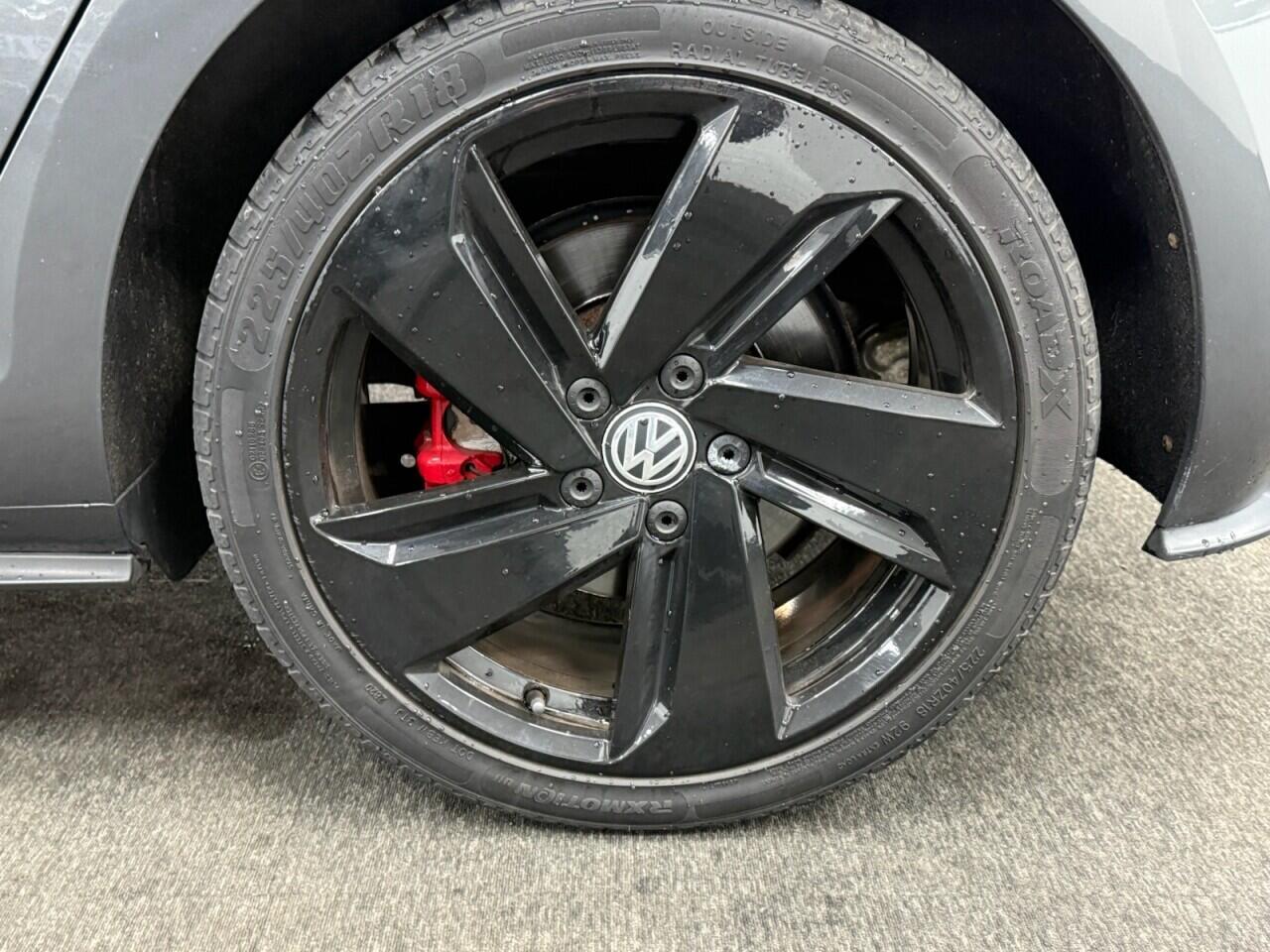 Volkswagen Golf - Image 13