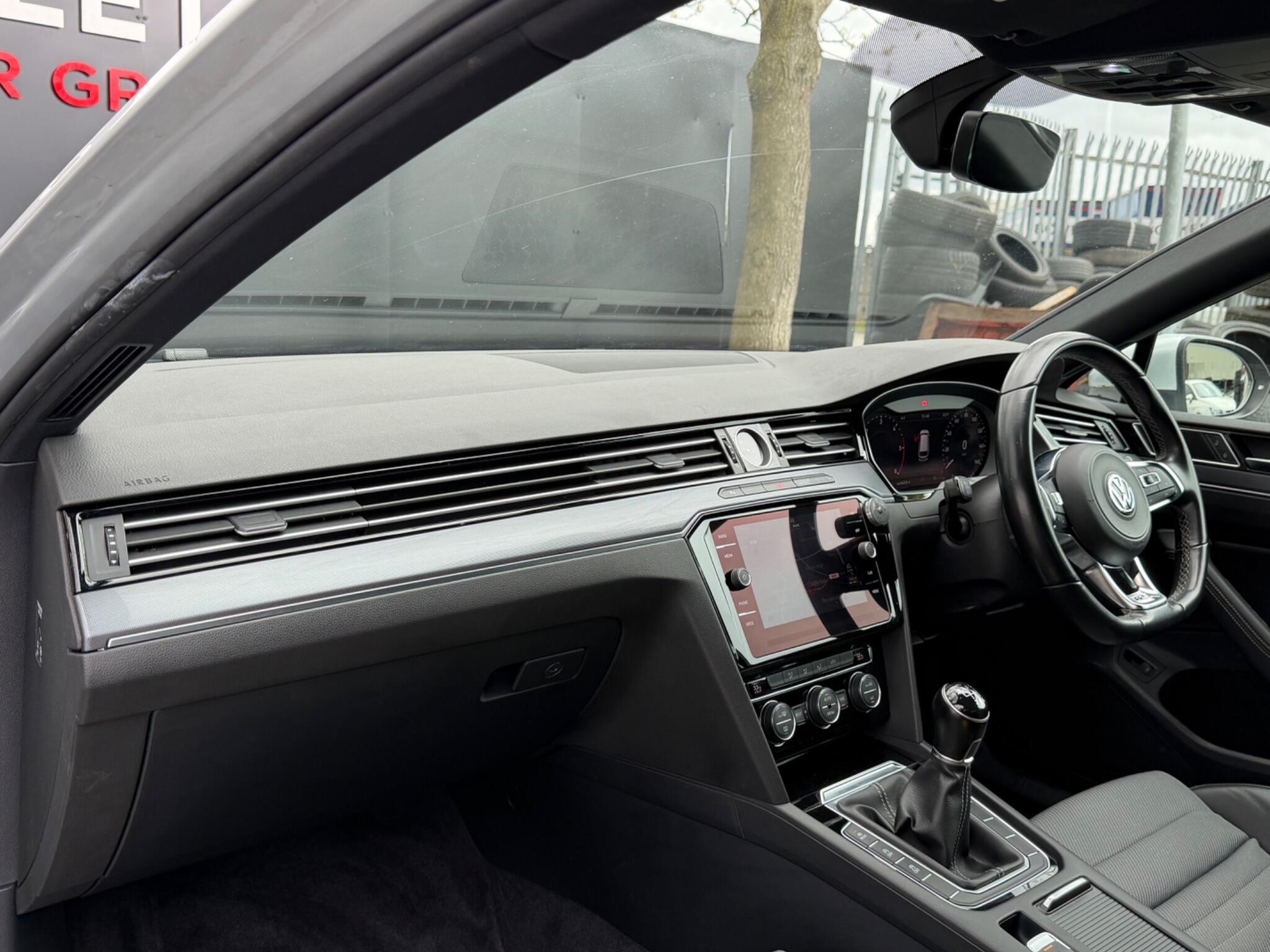 Volkswagen Passat - Image 64