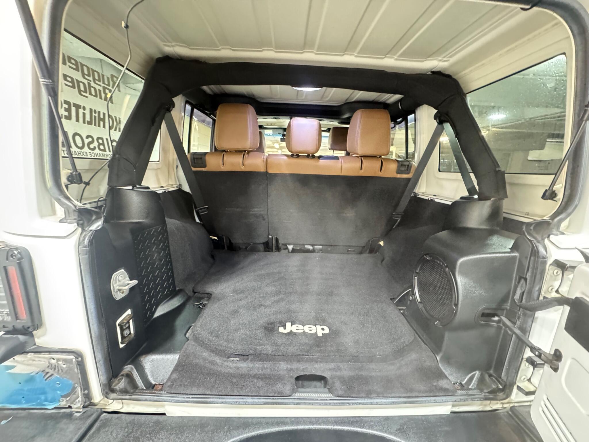 Jeep Wrangler - Image 13