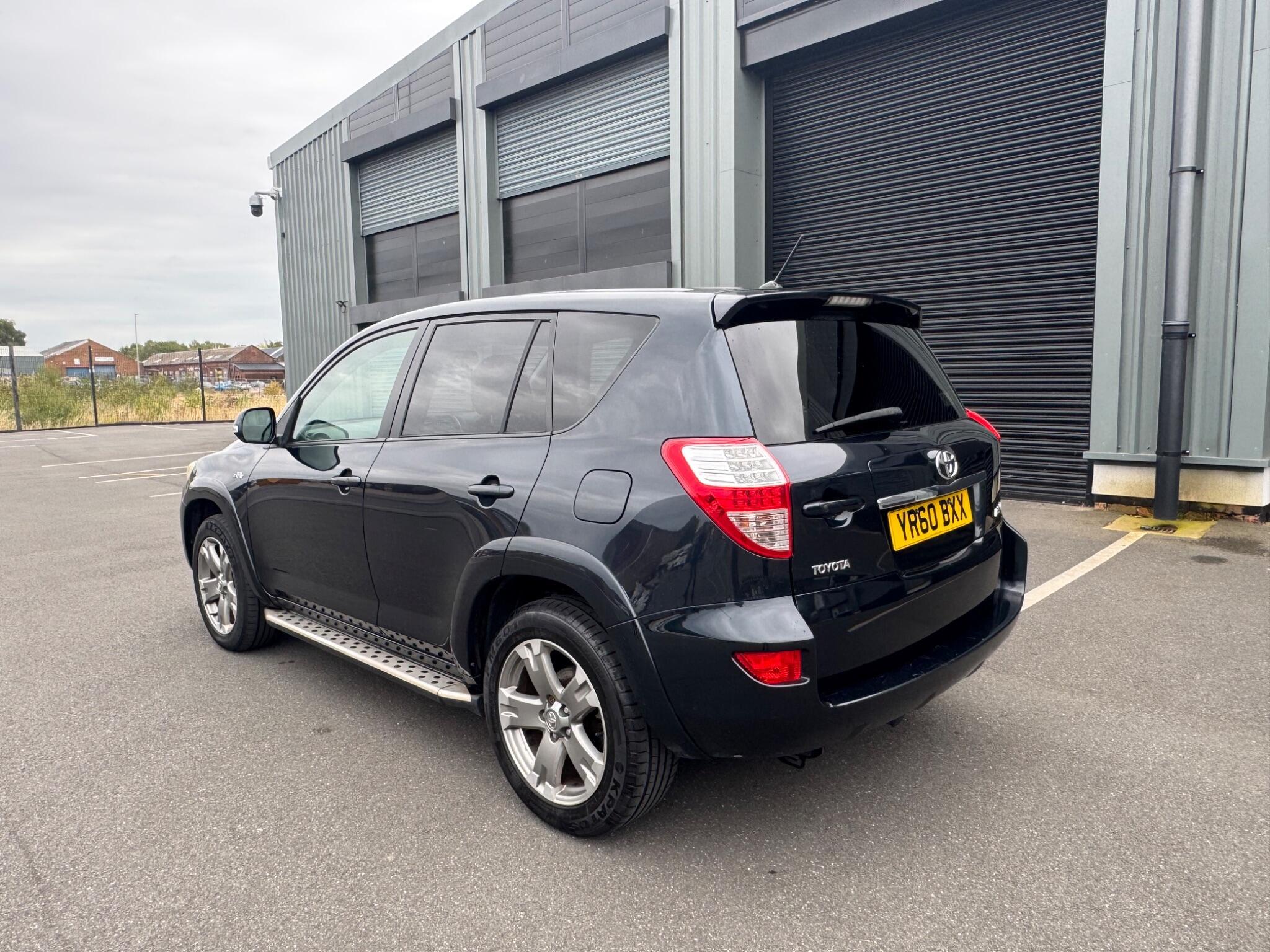 Toyota RAV4 - Image 8