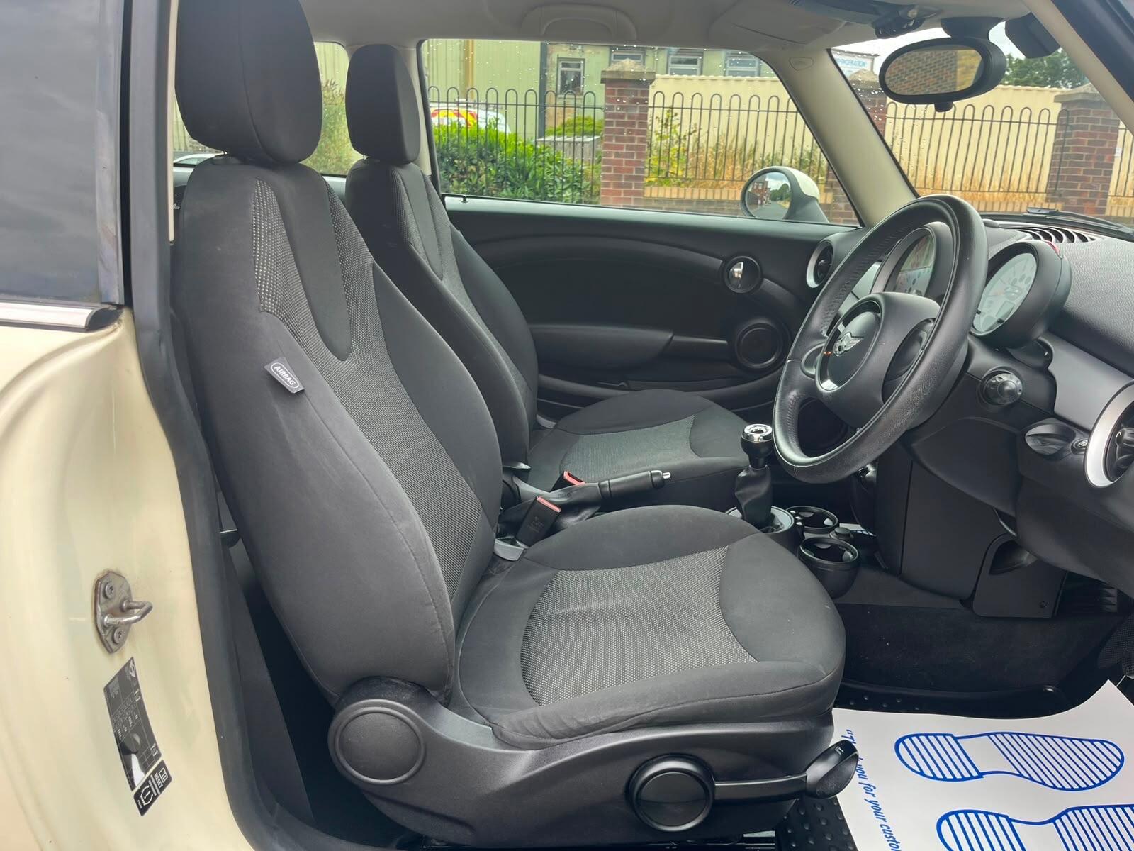MINI Hatch - Image 11
