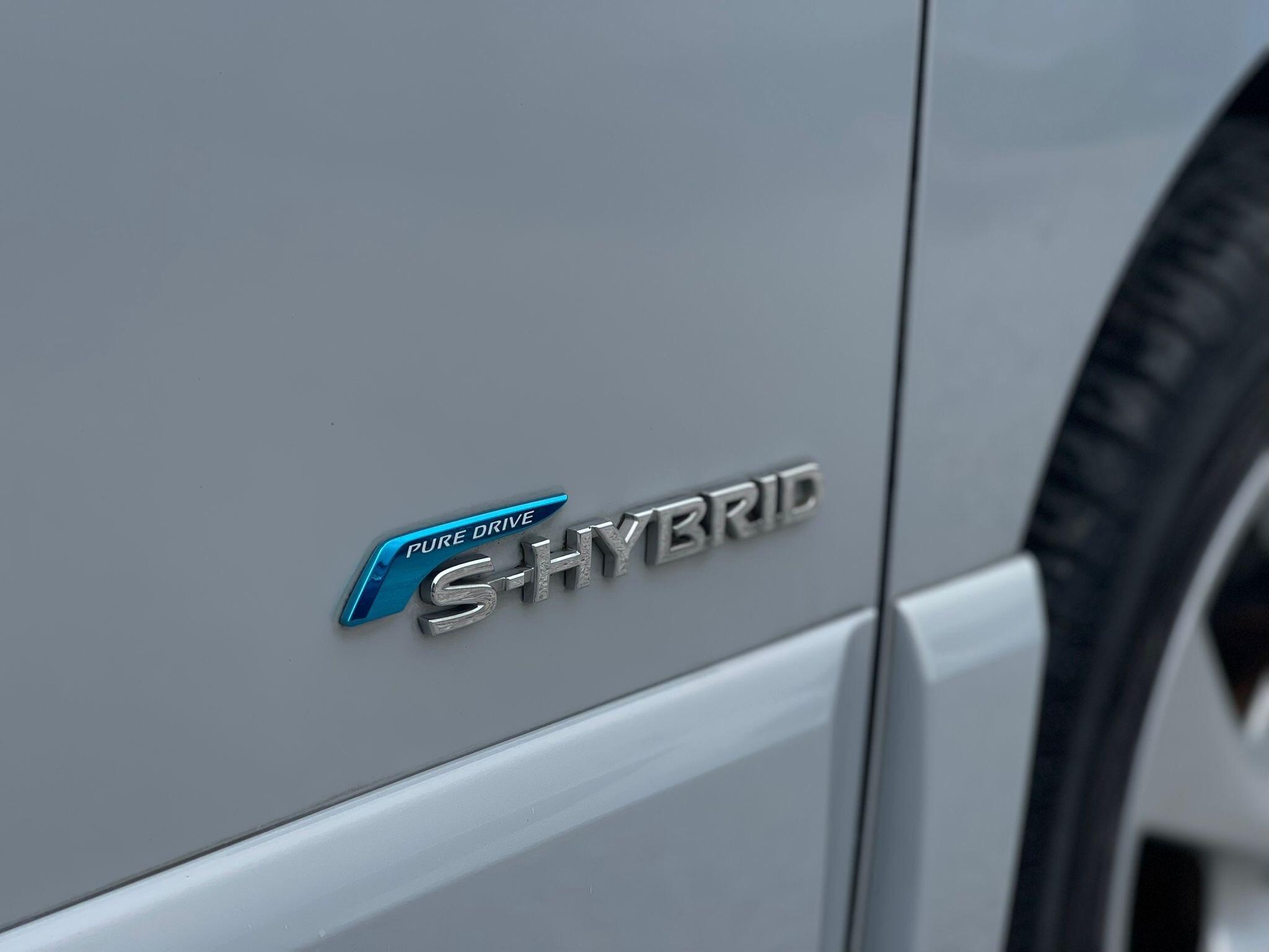 Nissan Serena - Image 8