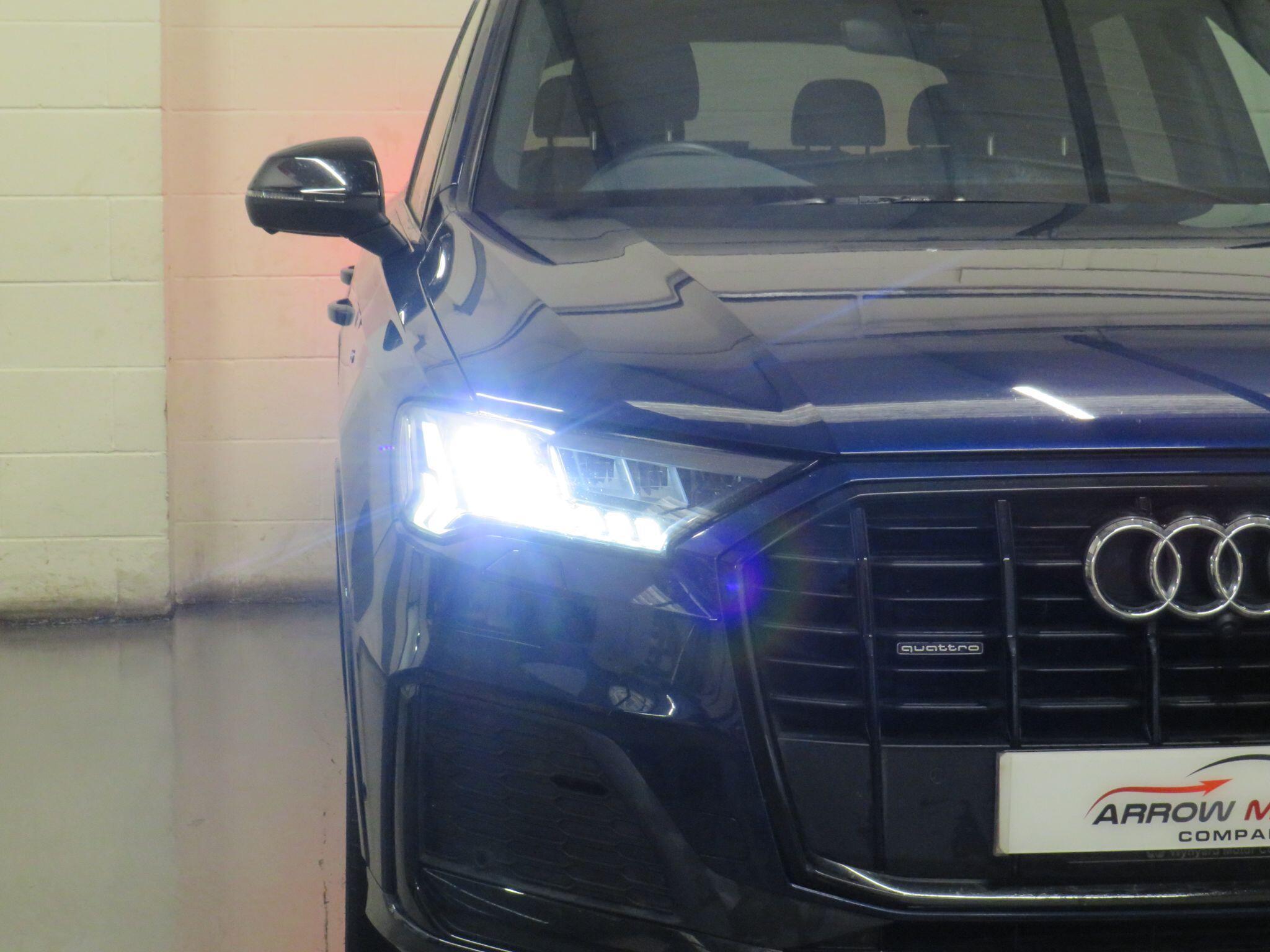 Audi Q7 - Image 18