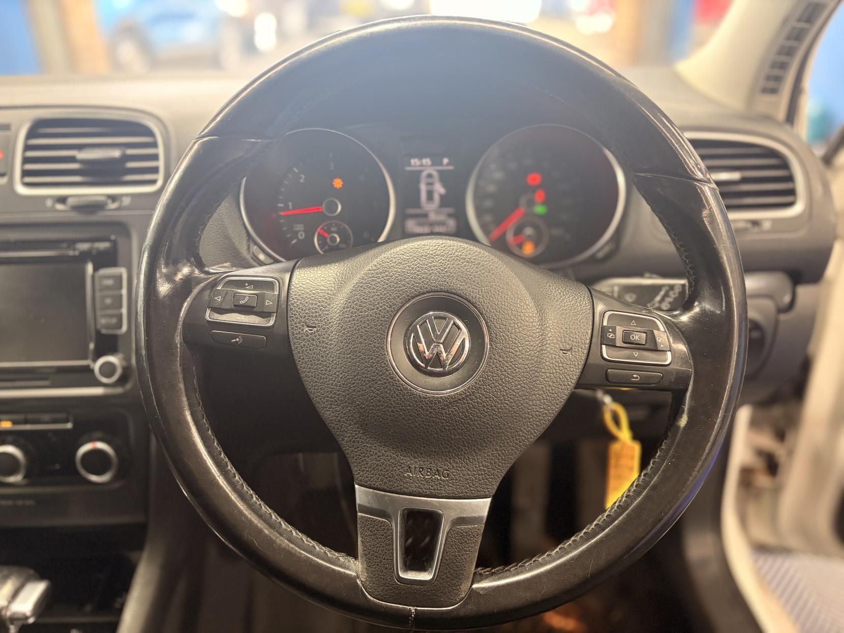 Volkswagen Golf - Image 20