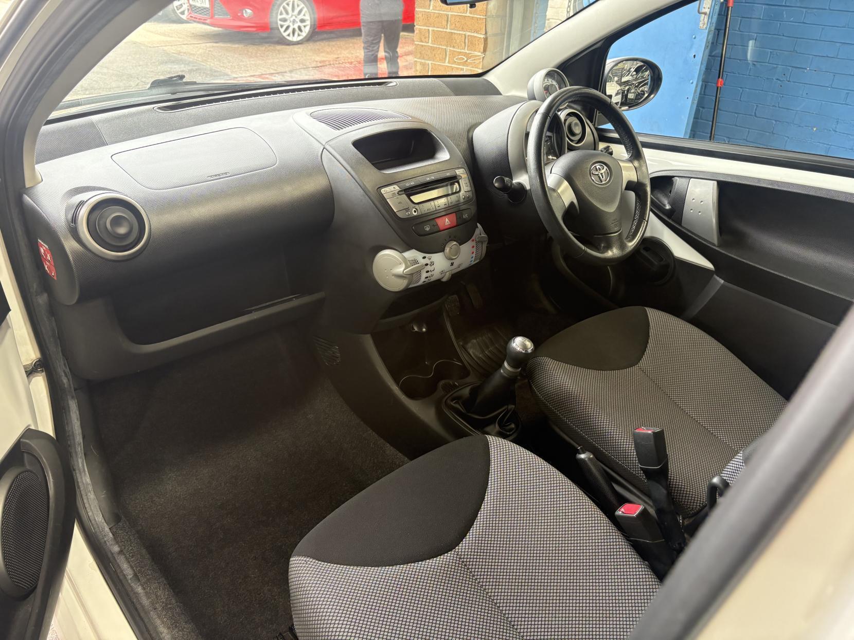 Toyota Aygo - Image 19