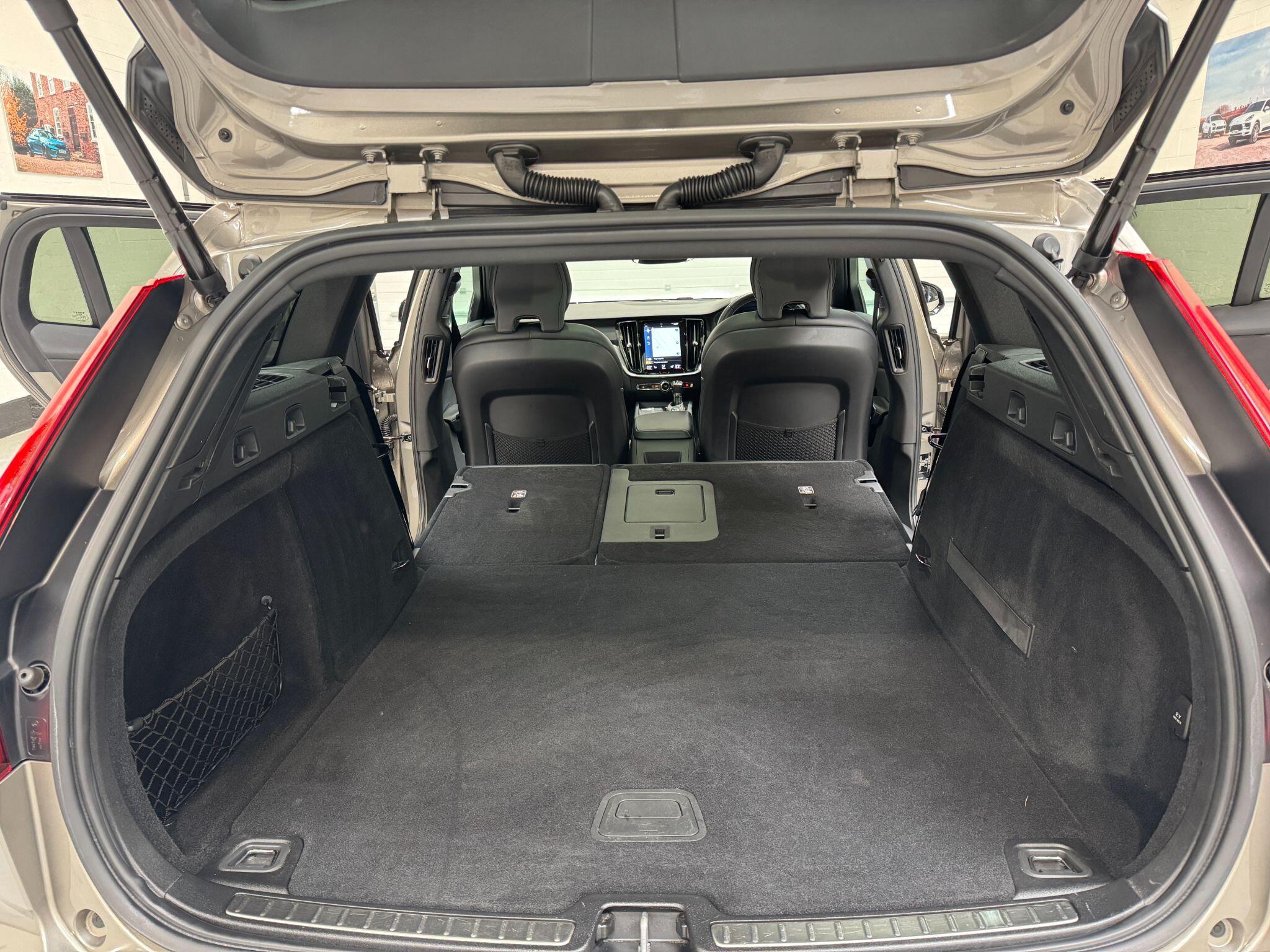 Volvo V60 - Image 62
