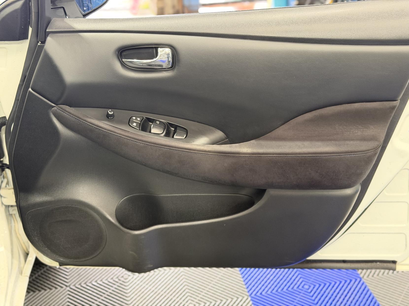 Nissan Leaf - Image 17