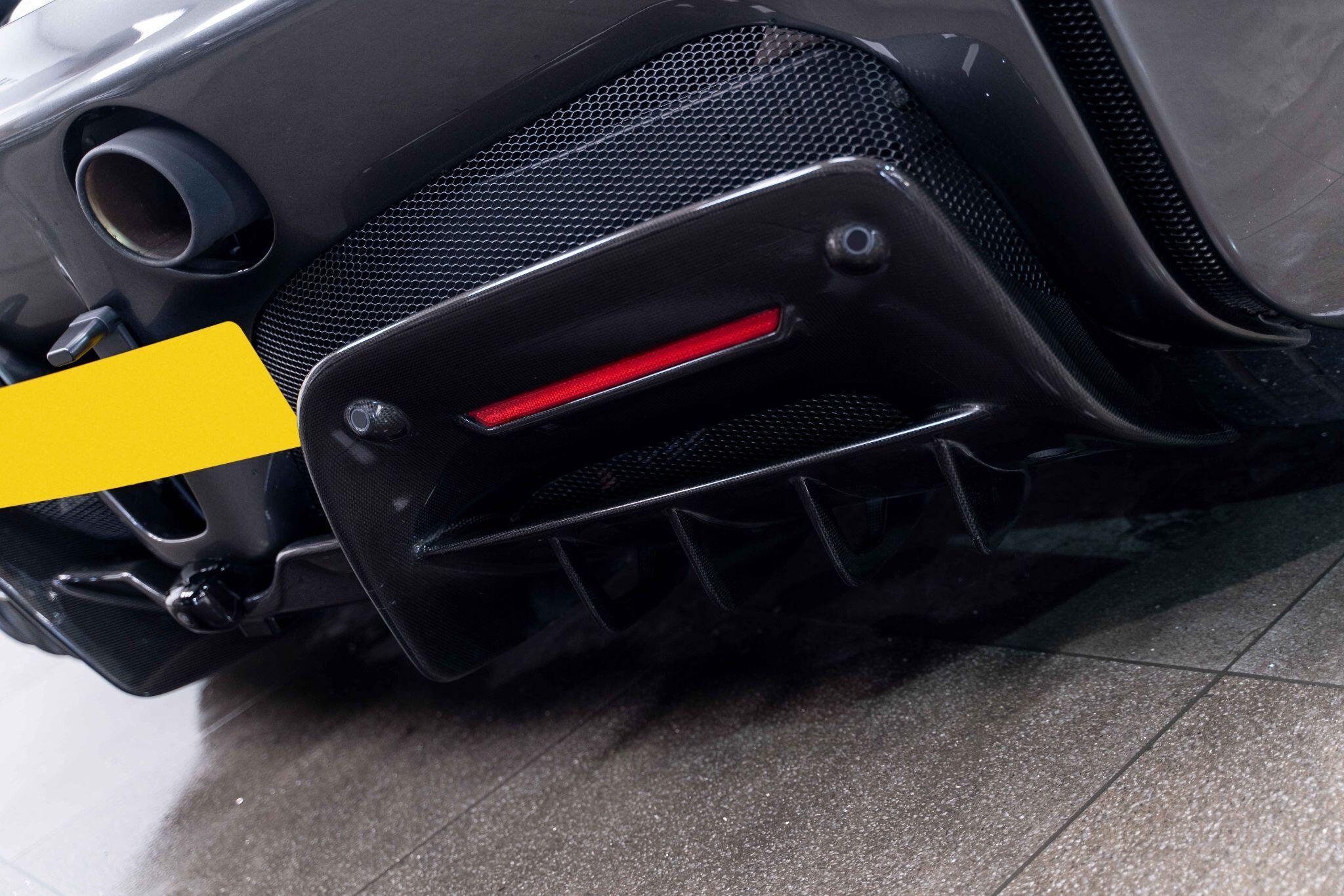 Ferrari SF90 Spider - Image 17