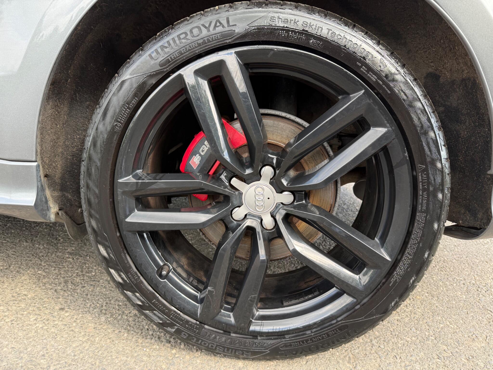 Audi SQ5 - Image 16