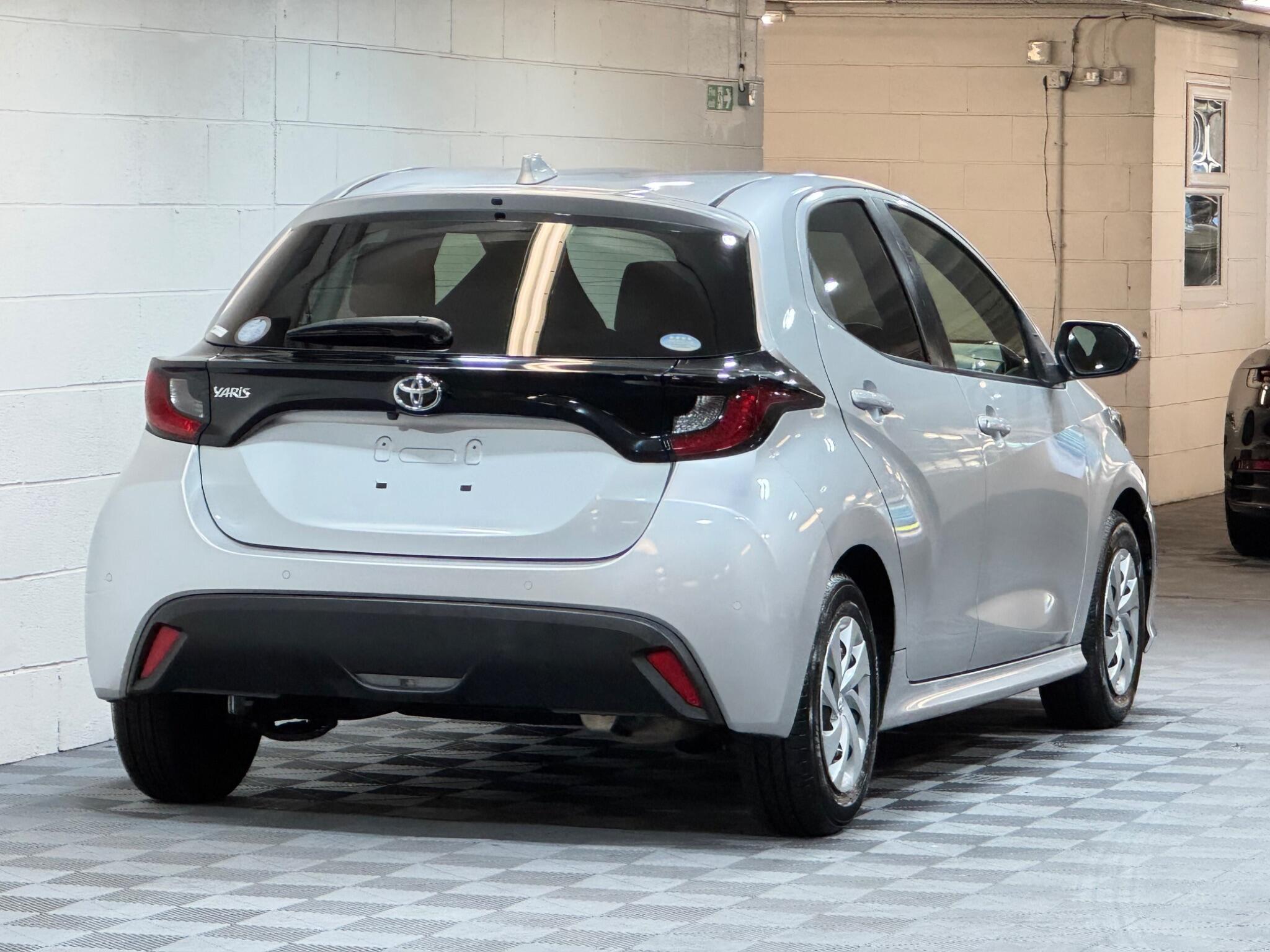 Toyota Yaris - Image 4