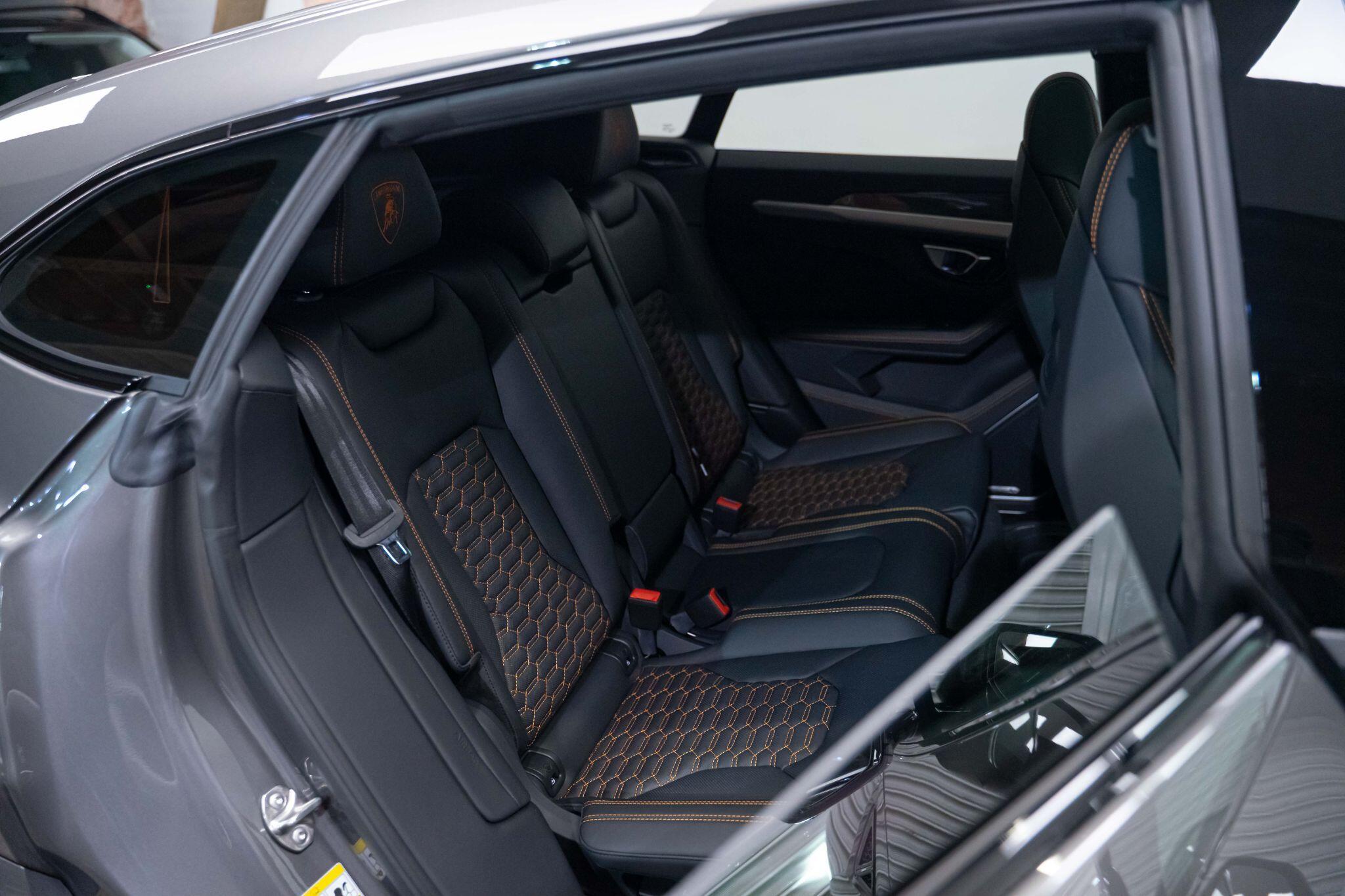 Lamborghini Urus - Image 8