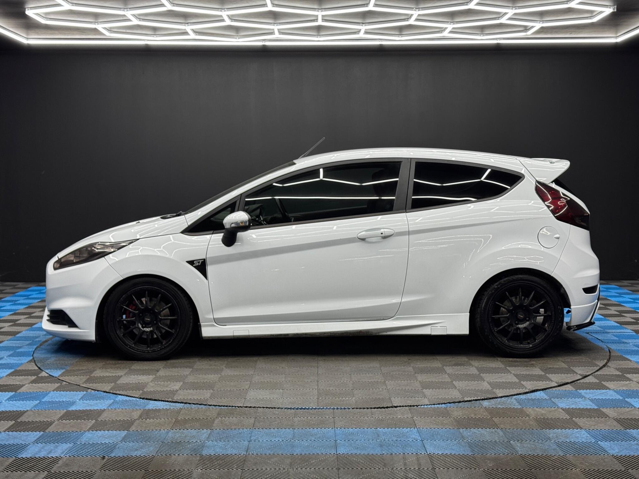 Ford Fiesta - Image 8