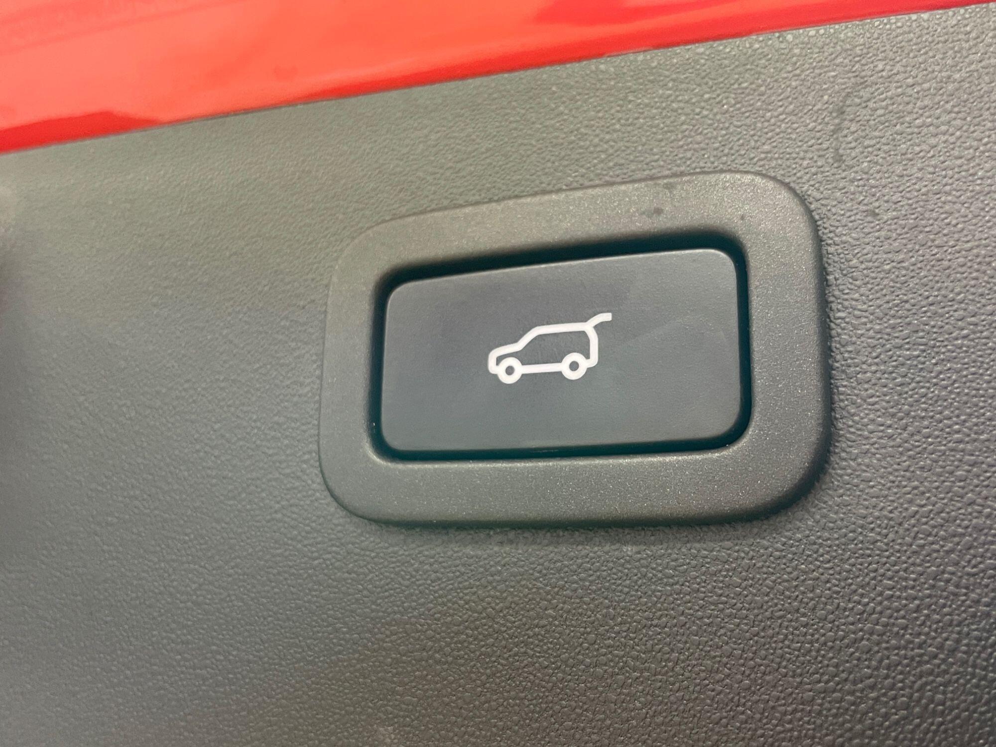 Jaguar E-Pace - Image 19