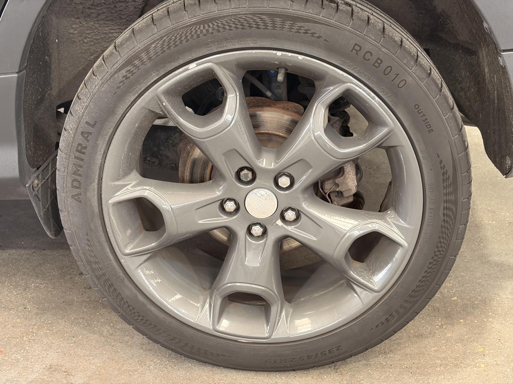 Ford Kuga - Image 17