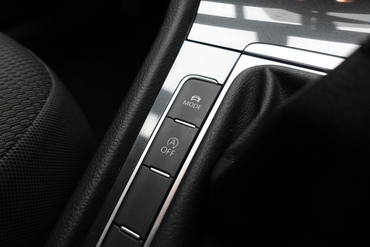 Volkswagen Golf - Image 47