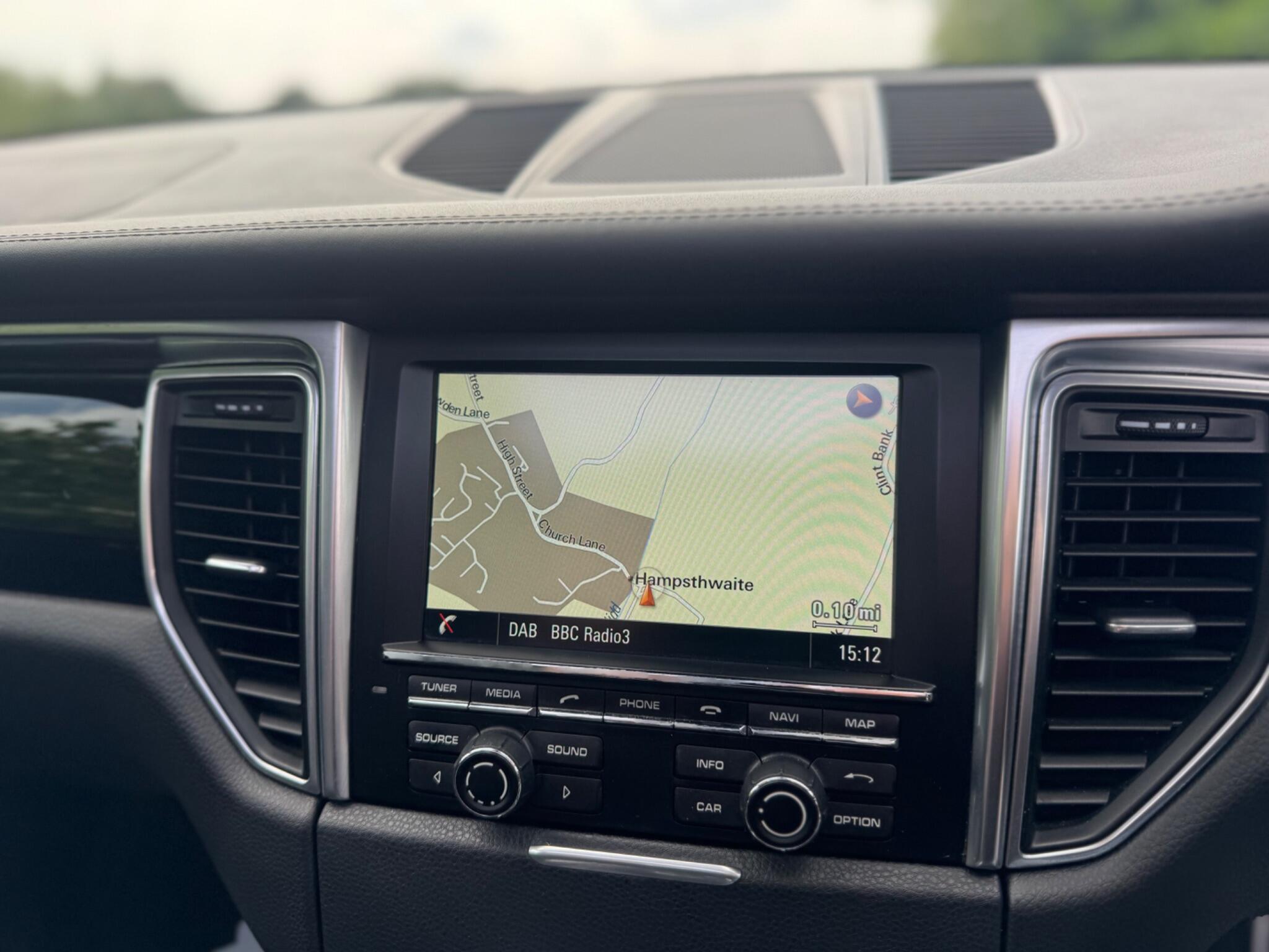 Porsche Macan - Image 49