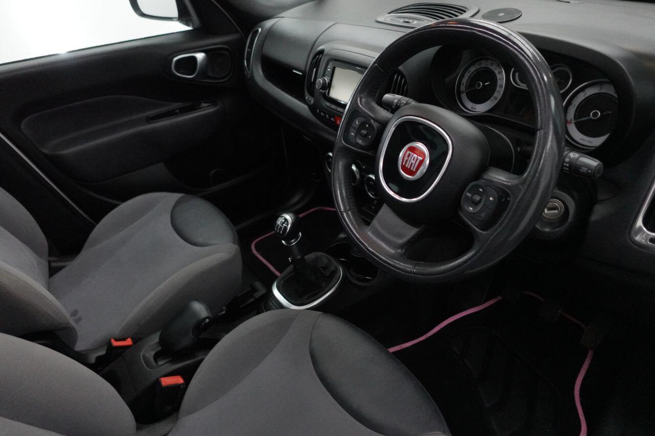 Fiat 500L - Image 17