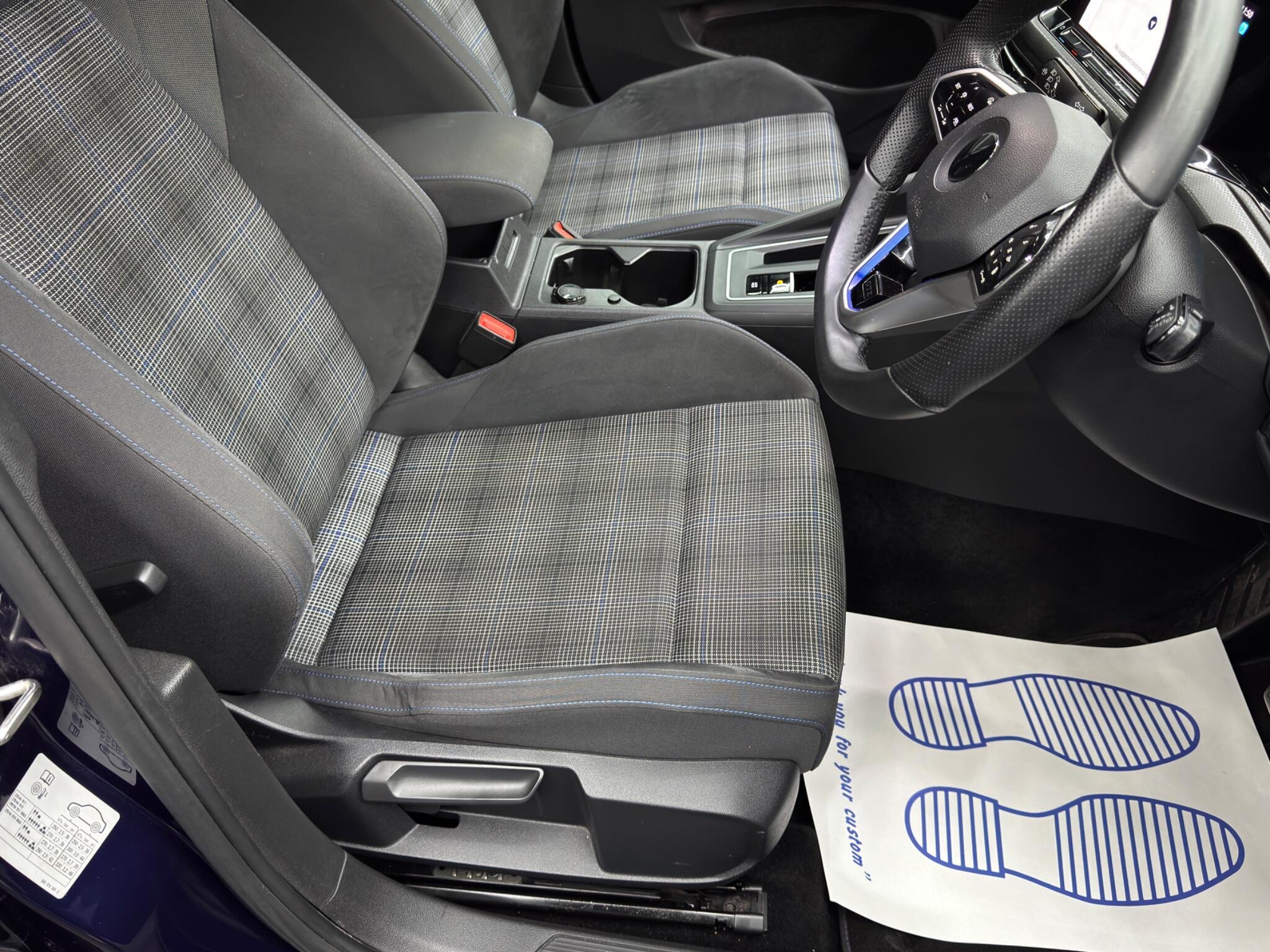 Volkswagen Golf - Image 13