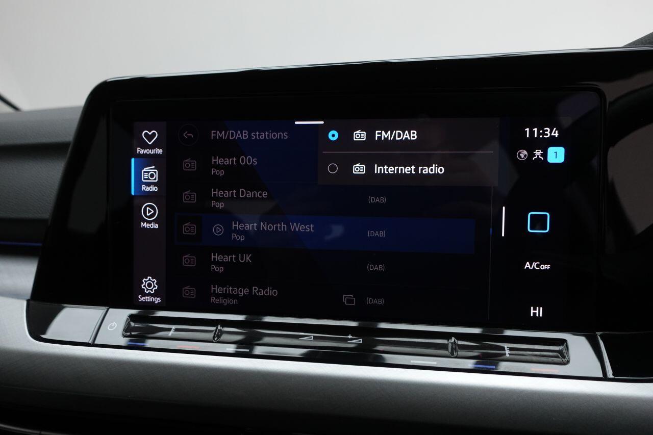 Volkswagen Golf - Image 26