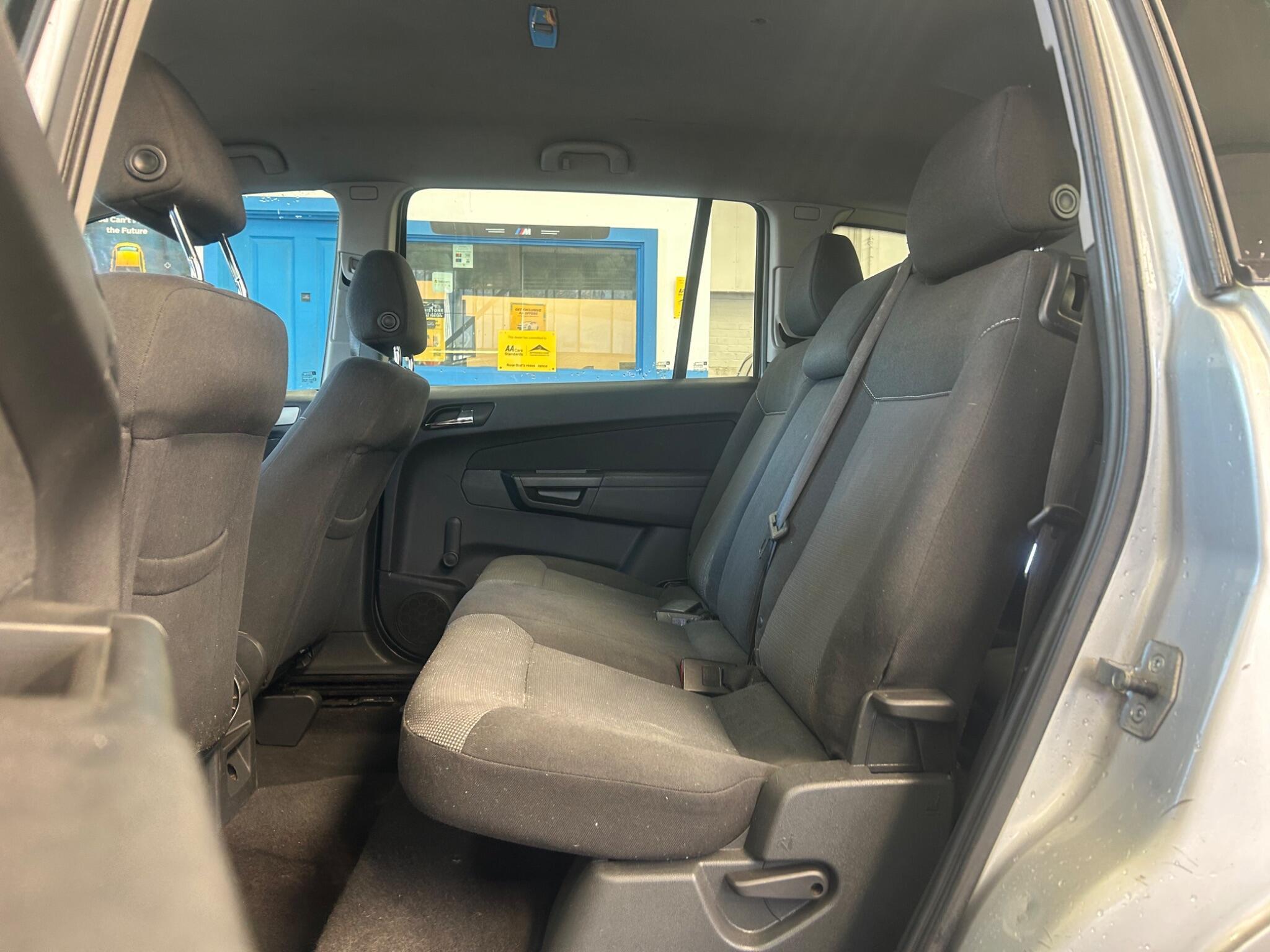 Vauxhall Zafira - Image 21