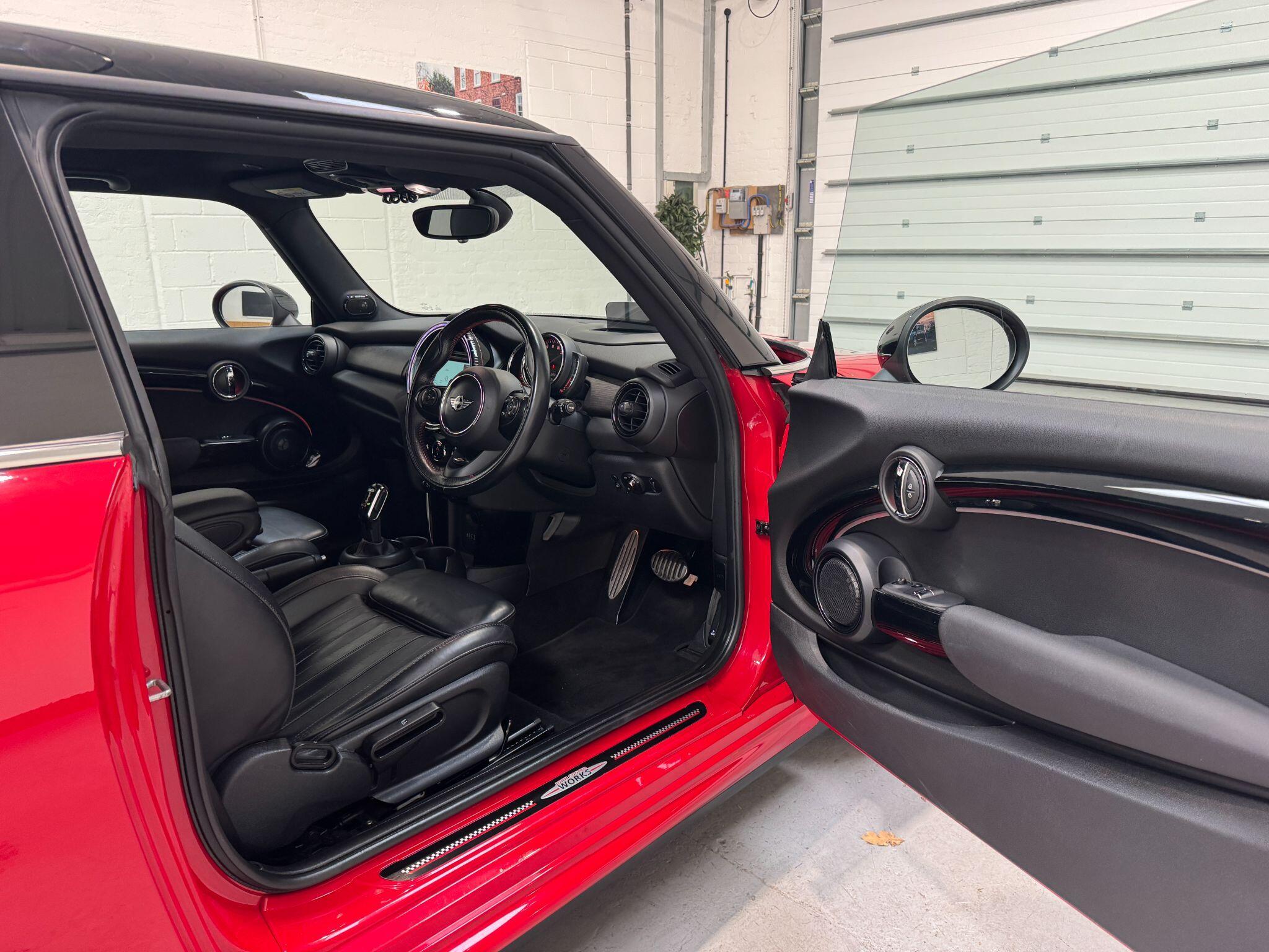 MINI Hatch - Image 19