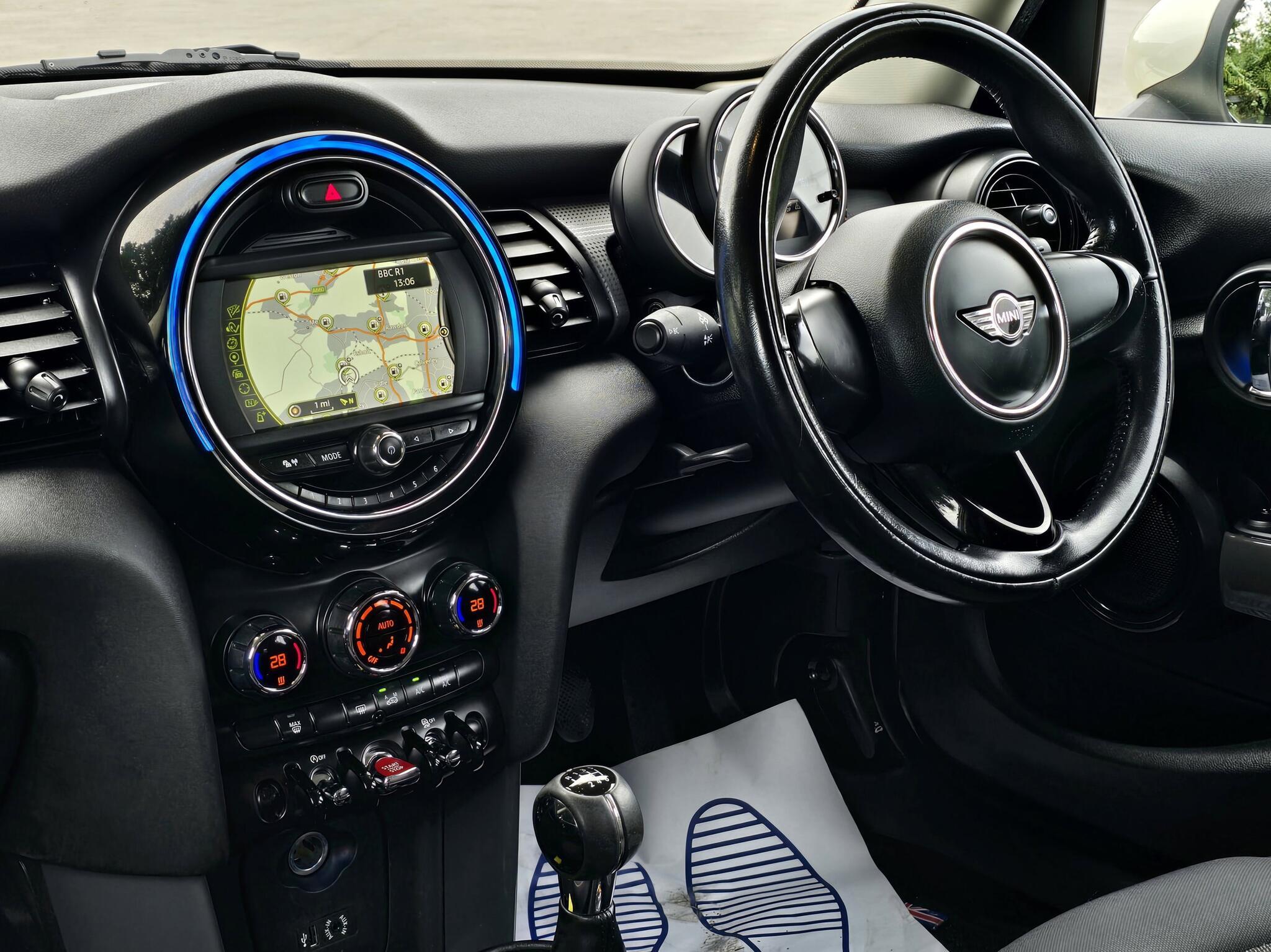 MINI Hatch - Image 2