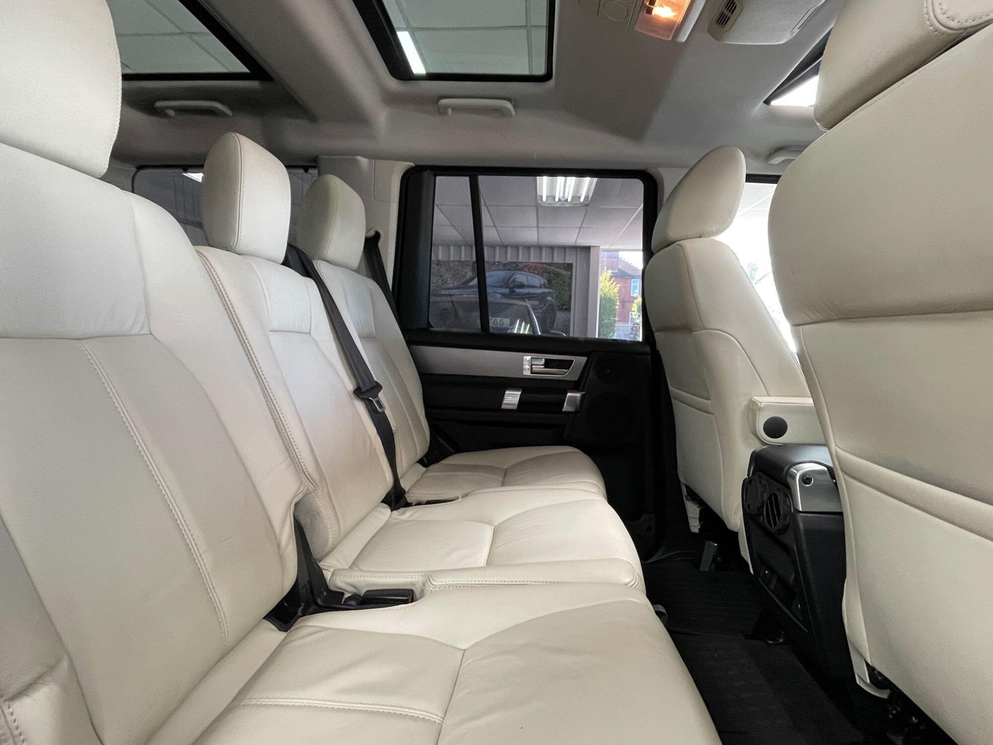 Land Rover DISCOVERY 4 - Image 31