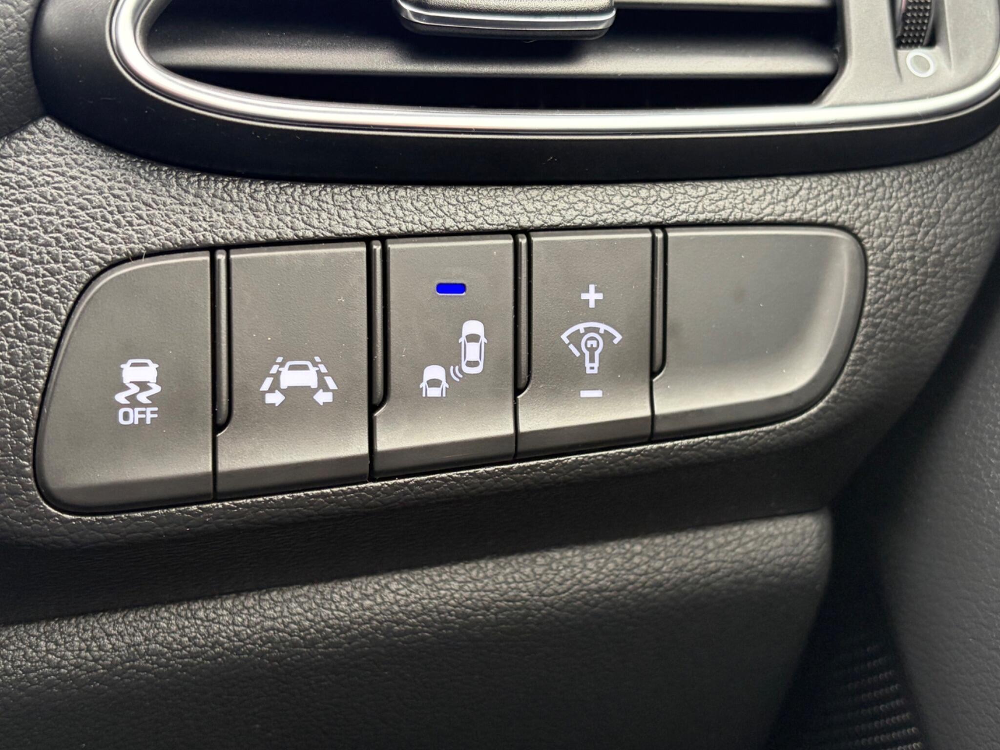 Hyundai i30 - Image 27